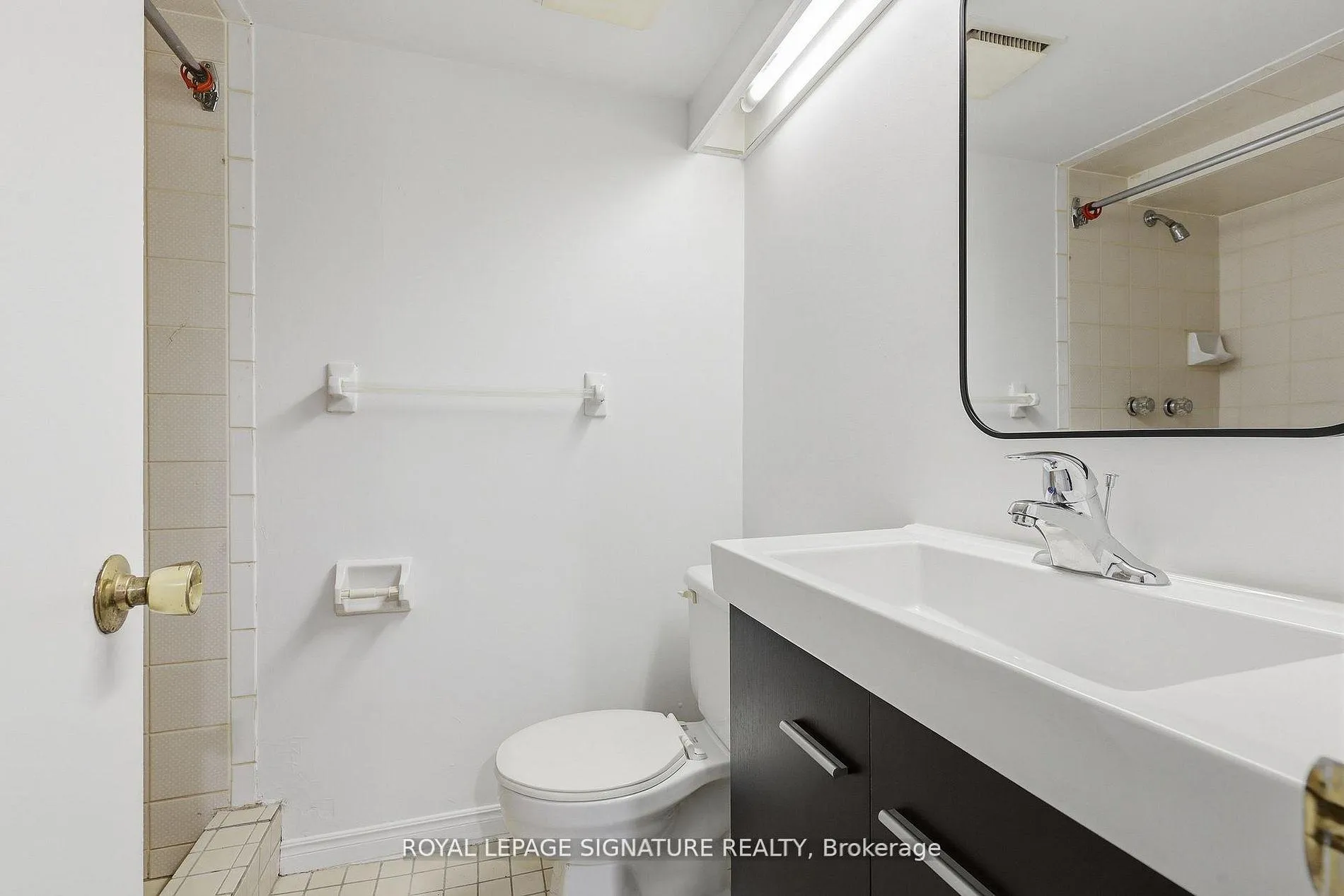 Photo 18 of 53 Juliet Crescent, Toronto, Keelesdale-Eglinton West — HOMEH