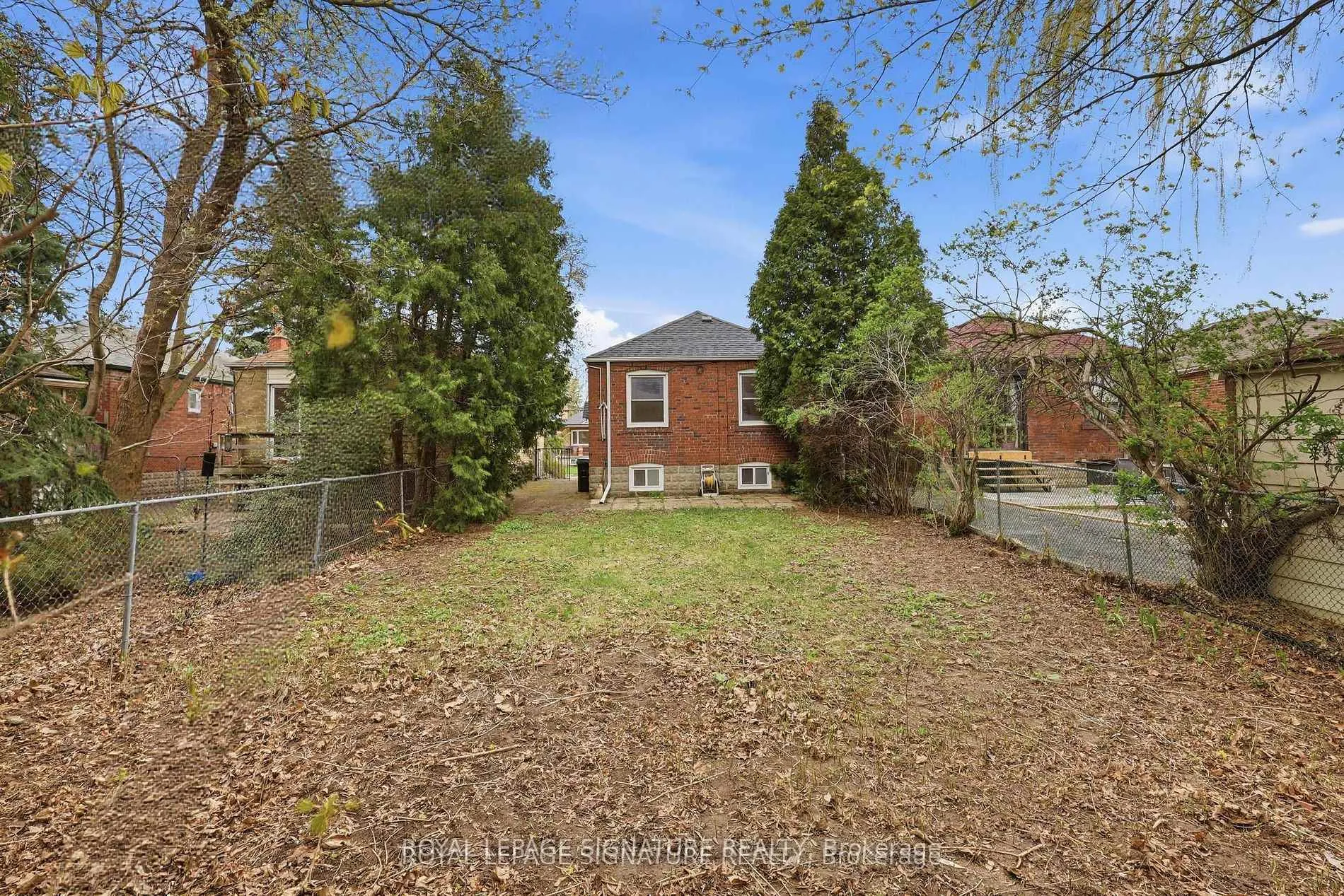 Photo 20 of 53 Juliet Crescent, Toronto, Keelesdale-Eglinton West — HOMEH