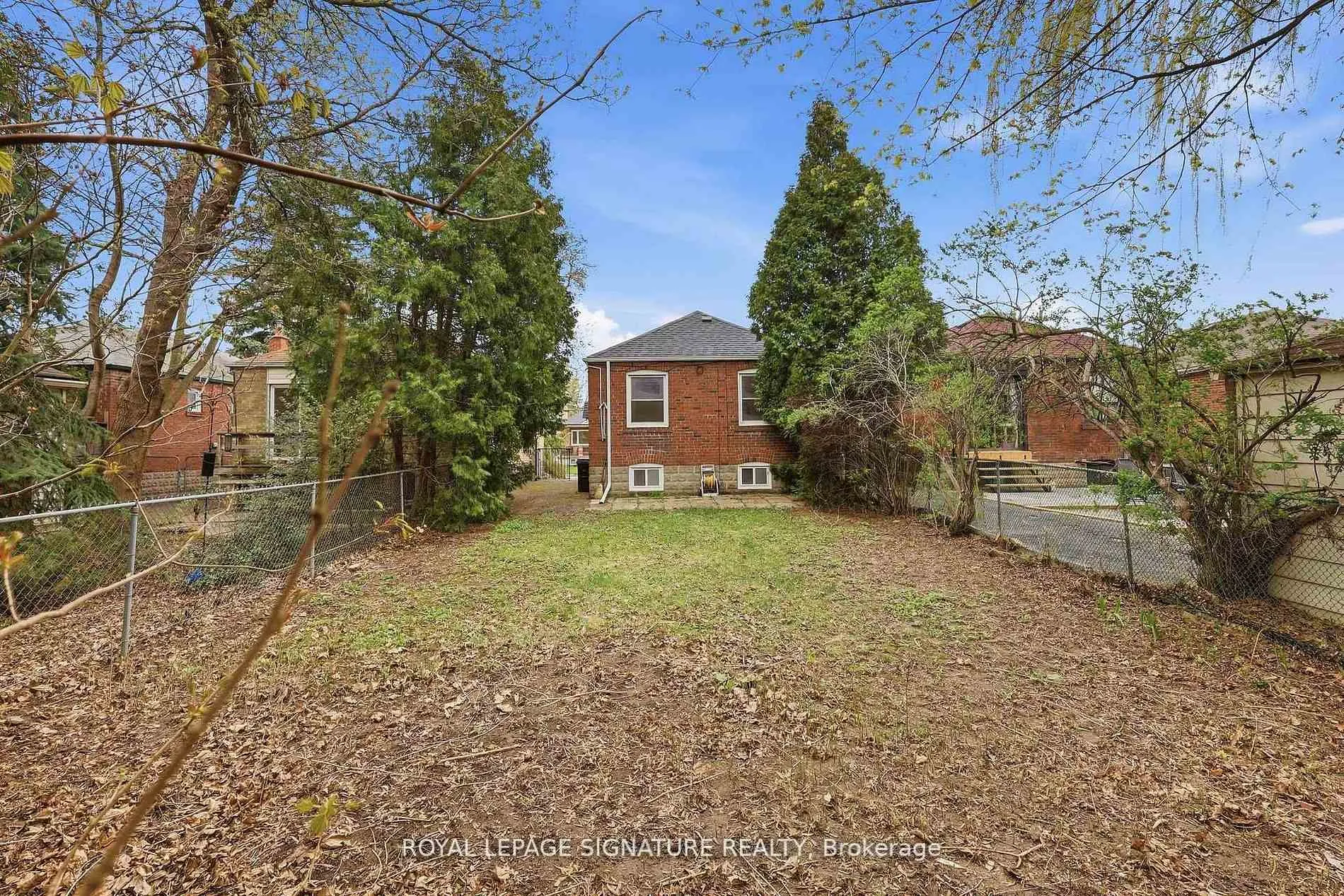 Photo 21 of 53 Juliet Crescent, Toronto, Keelesdale-Eglinton West — HOMEH