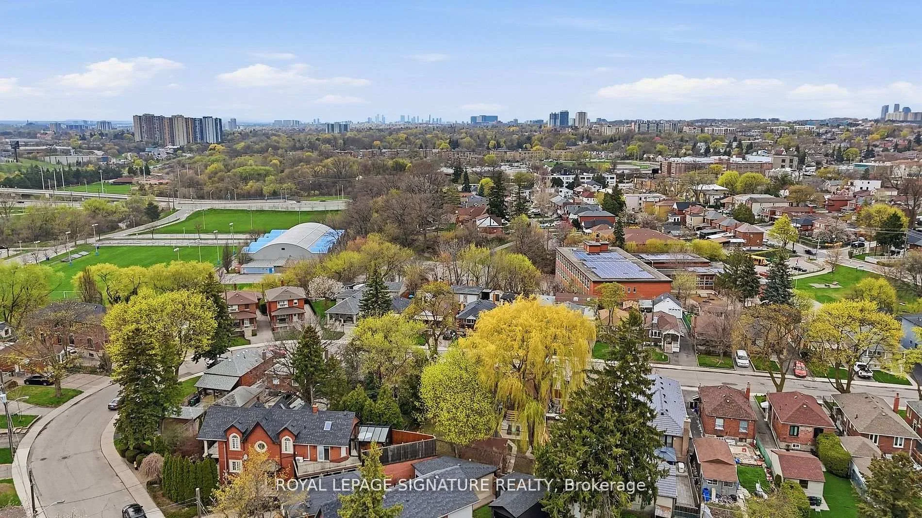 Photo 23 of 53 Juliet Crescent, Toronto, Keelesdale-Eglinton West — HOMEH