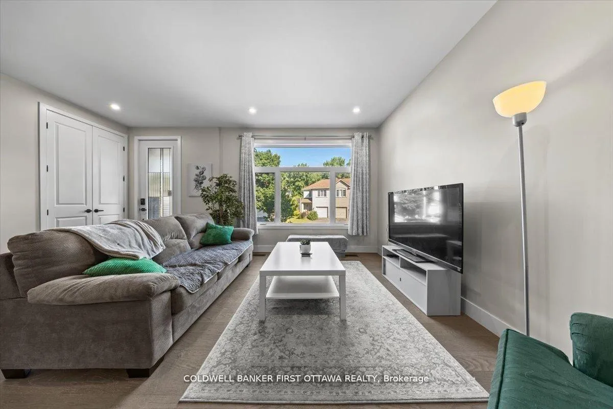 Photo 7 of Unit A & B, 25 Pennard Way, Ottawa, Hunt Club Park/Greenboro — HOMEH