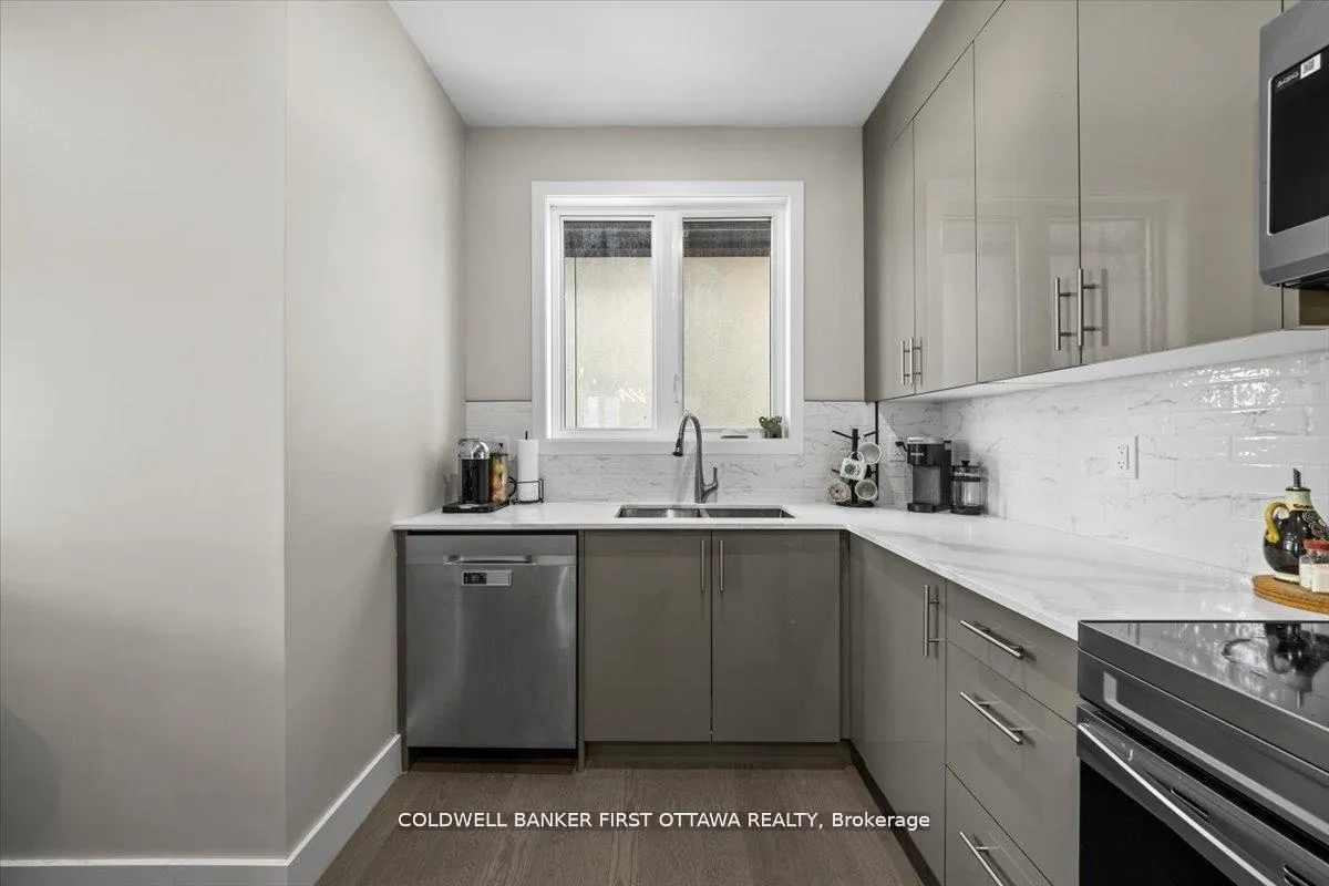Photo 12 of Unit A & B, 25 Pennard Way, Ottawa, Hunt Club Park/Greenboro — HOMEH