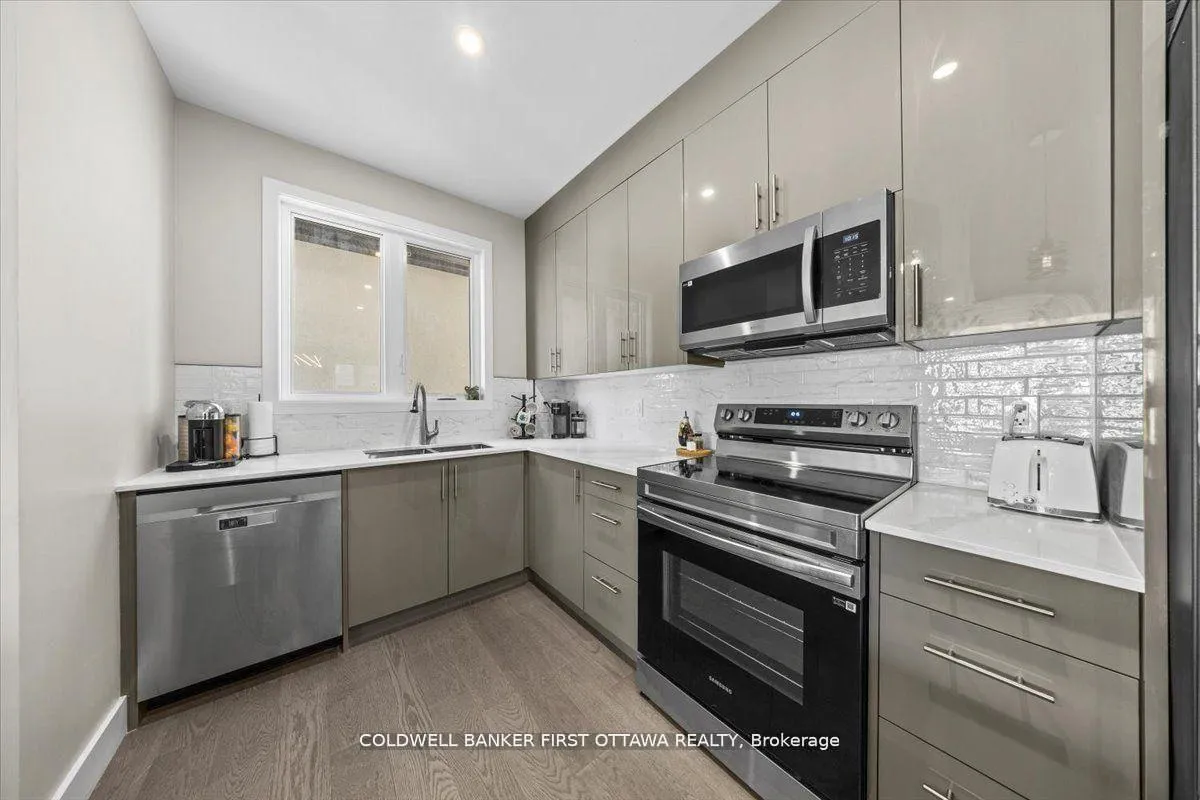 Photo 13 of Unit A & B, 25 Pennard Way, Ottawa, Hunt Club Park/Greenboro — HOMEH