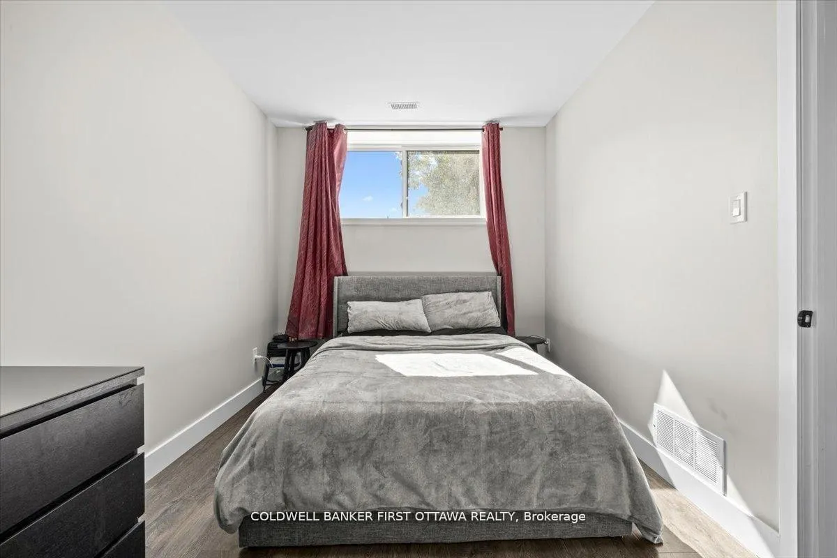 Photo 20 of Unit A & B, 25 Pennard Way, Ottawa, Hunt Club Park/Greenboro — HOMEH