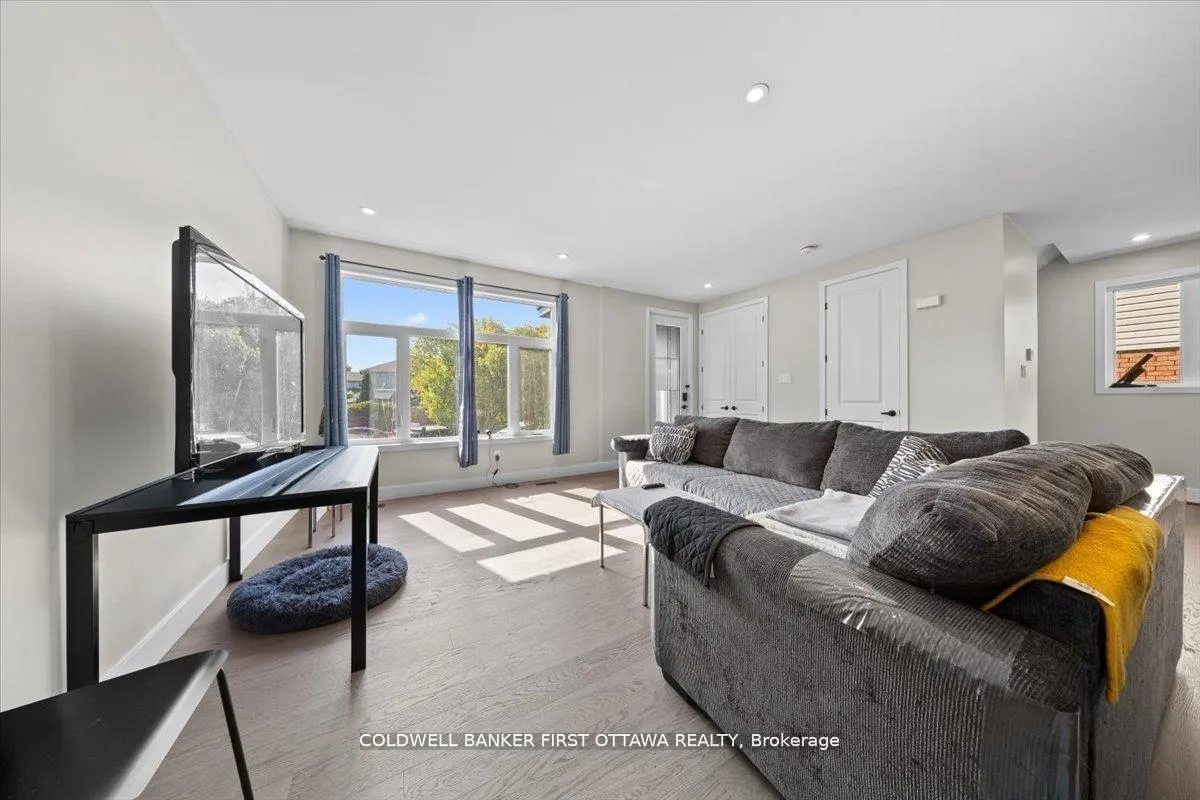 Photo 23 of Unit A & B, 25 Pennard Way, Ottawa, Hunt Club Park/Greenboro — HOMEH
