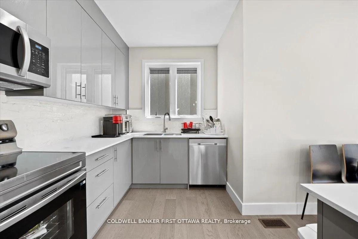 Photo 25 of Unit A & B, 25 Pennard Way, Ottawa, Hunt Club Park/Greenboro — HOMEH