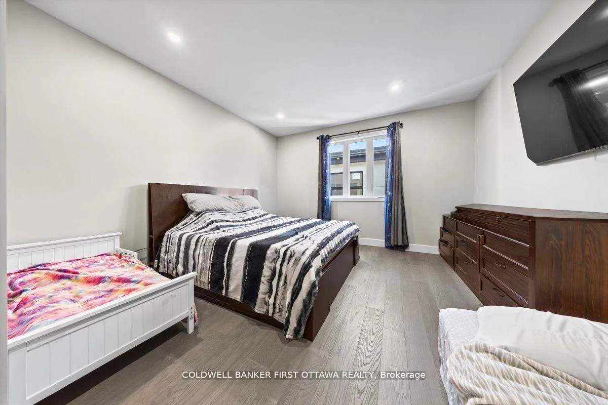 Photo 39 of Unit A & B, 25 Pennard Way, Ottawa, Hunt Club Park/Greenboro — HOMEH