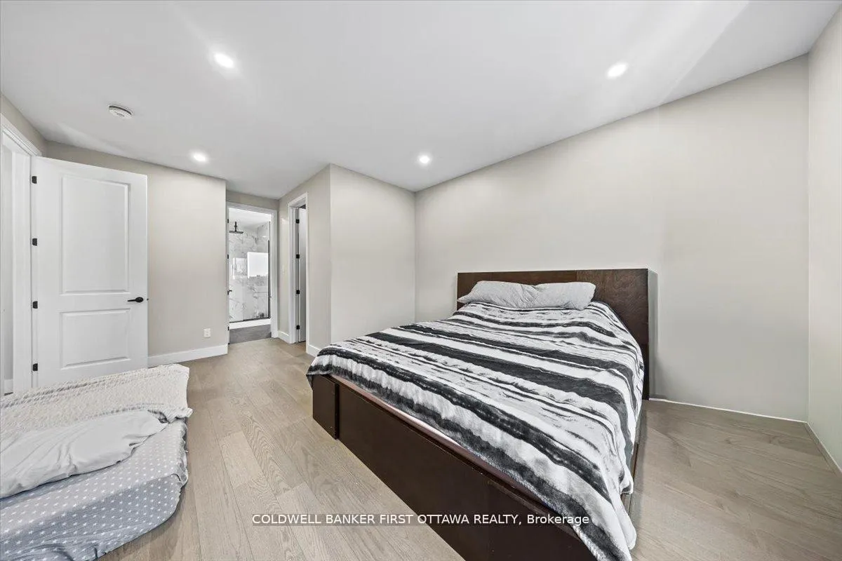 Photo 40 of Unit A & B, 25 Pennard Way, Ottawa, Hunt Club Park/Greenboro — HOMEH