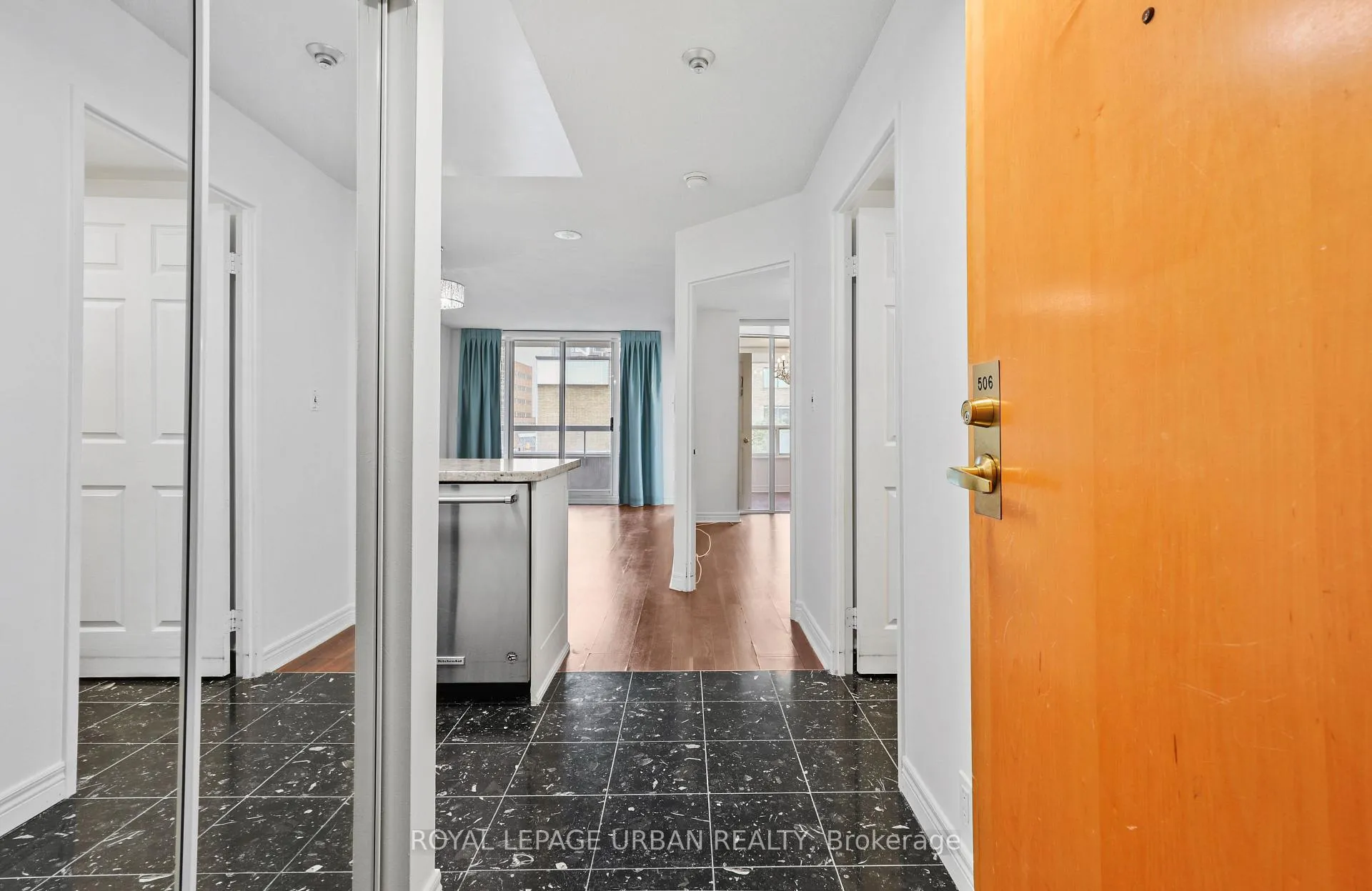 Photo 2 of Unit 506, 43 Eglinton Avenue E, Toronto, Mount Pleasant West — HOMEH