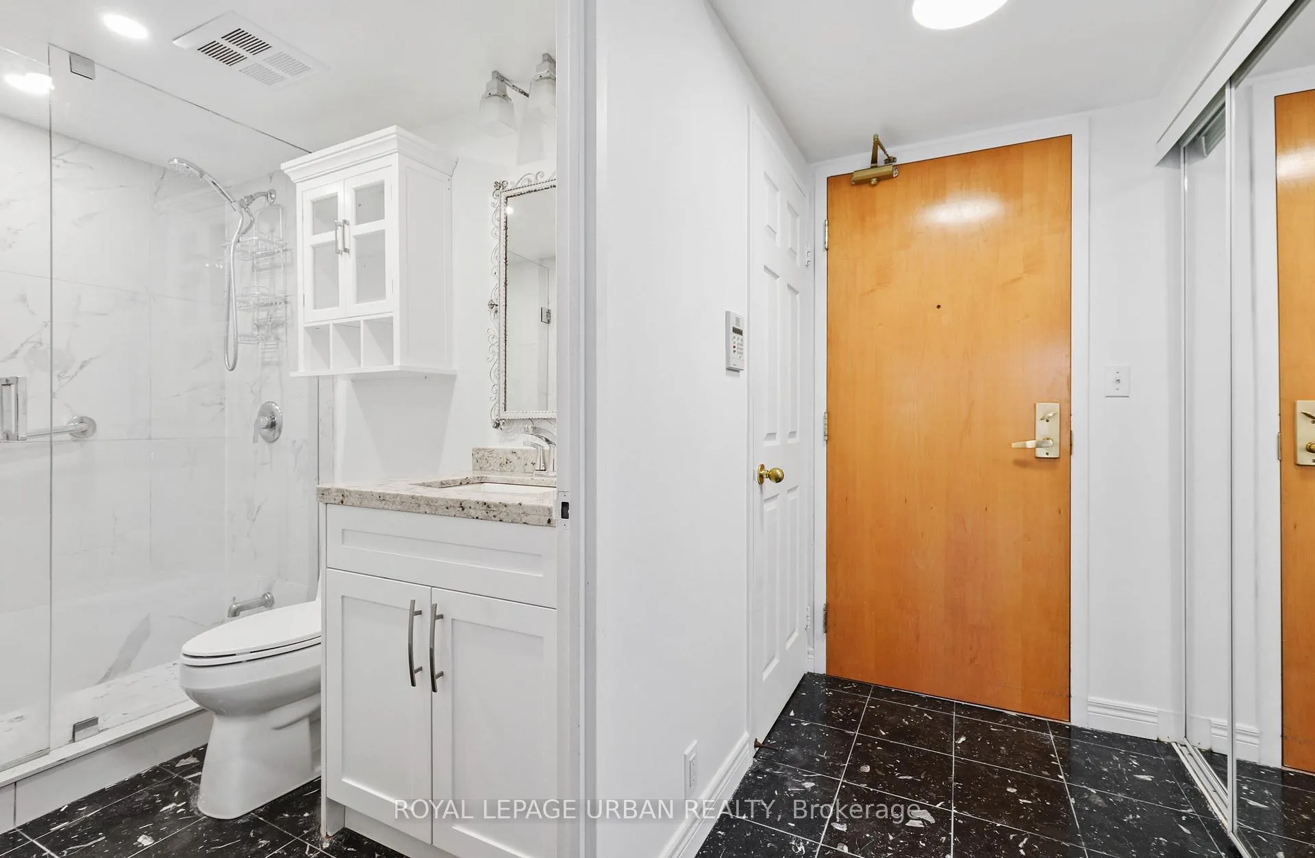 Photo 3 of Unit 506, 43 Eglinton Avenue E, Toronto, Mount Pleasant West — HOMEH