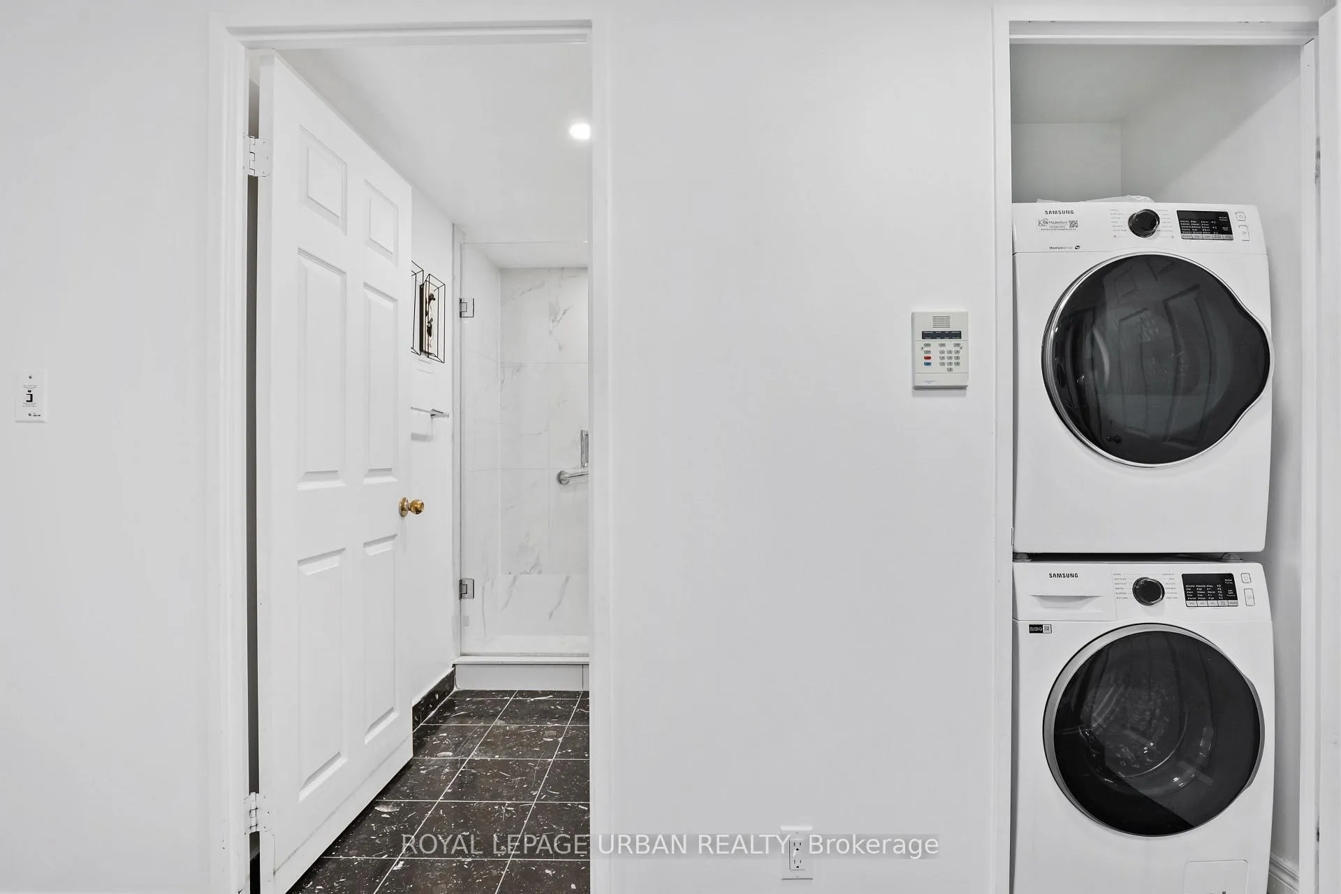 Photo 4 of Unit 506, 43 Eglinton Avenue E, Toronto, Mount Pleasant West — HOMEH