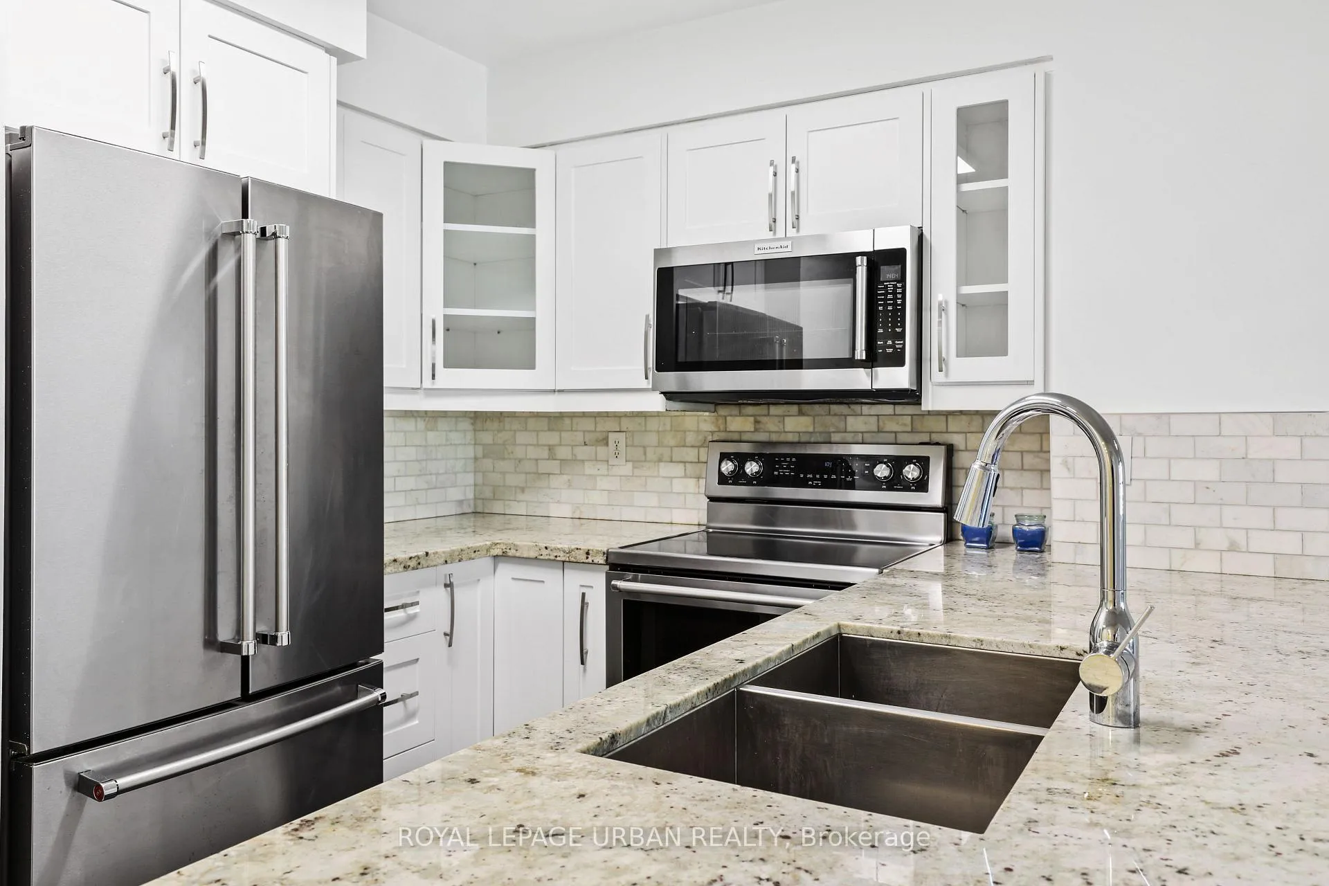 Photo 9 of Unit 506, 43 Eglinton Avenue E, Toronto, Mount Pleasant West — HOMEH