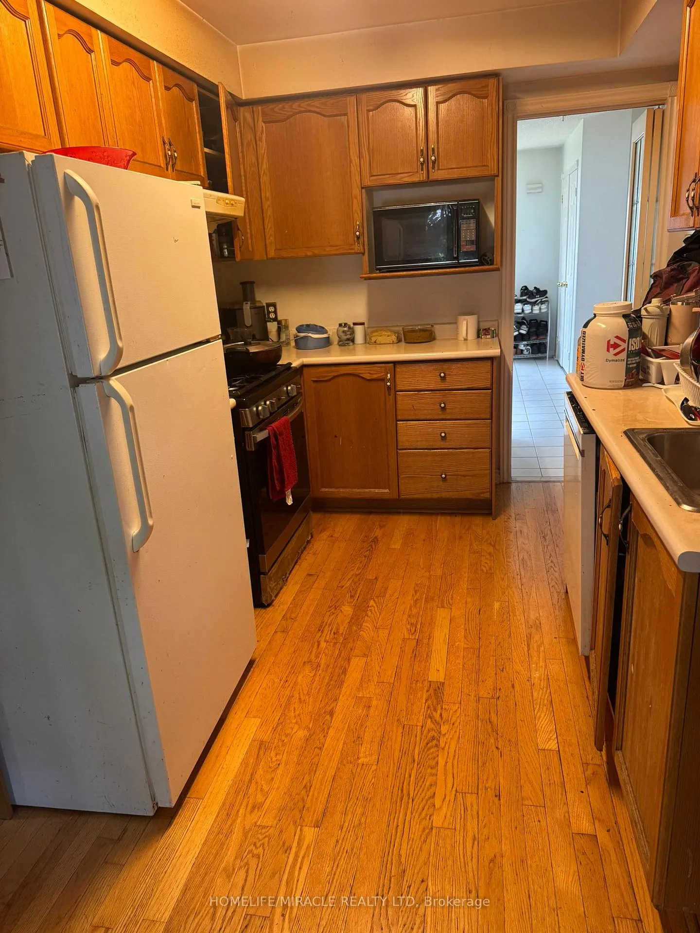Photo 2 of 13 Morton Crescent, Barrie, West Bayfield — HOMEH