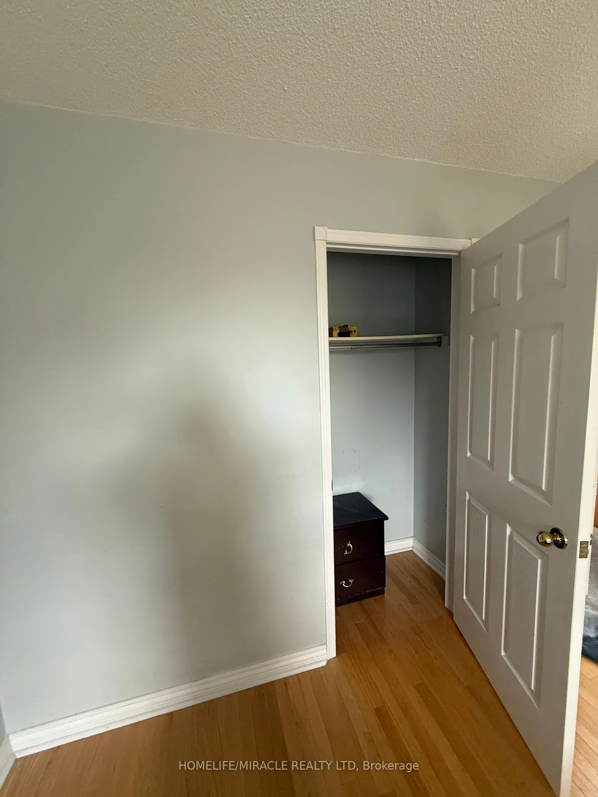 Photo 8 of 13 Morton Crescent, Barrie, West Bayfield — HOMEH