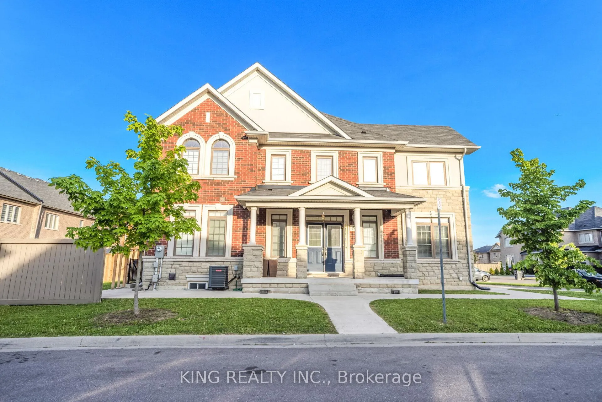 Photo 3 of 5 Loomis Road, Brampton, Northwest Brampton — HOMEH