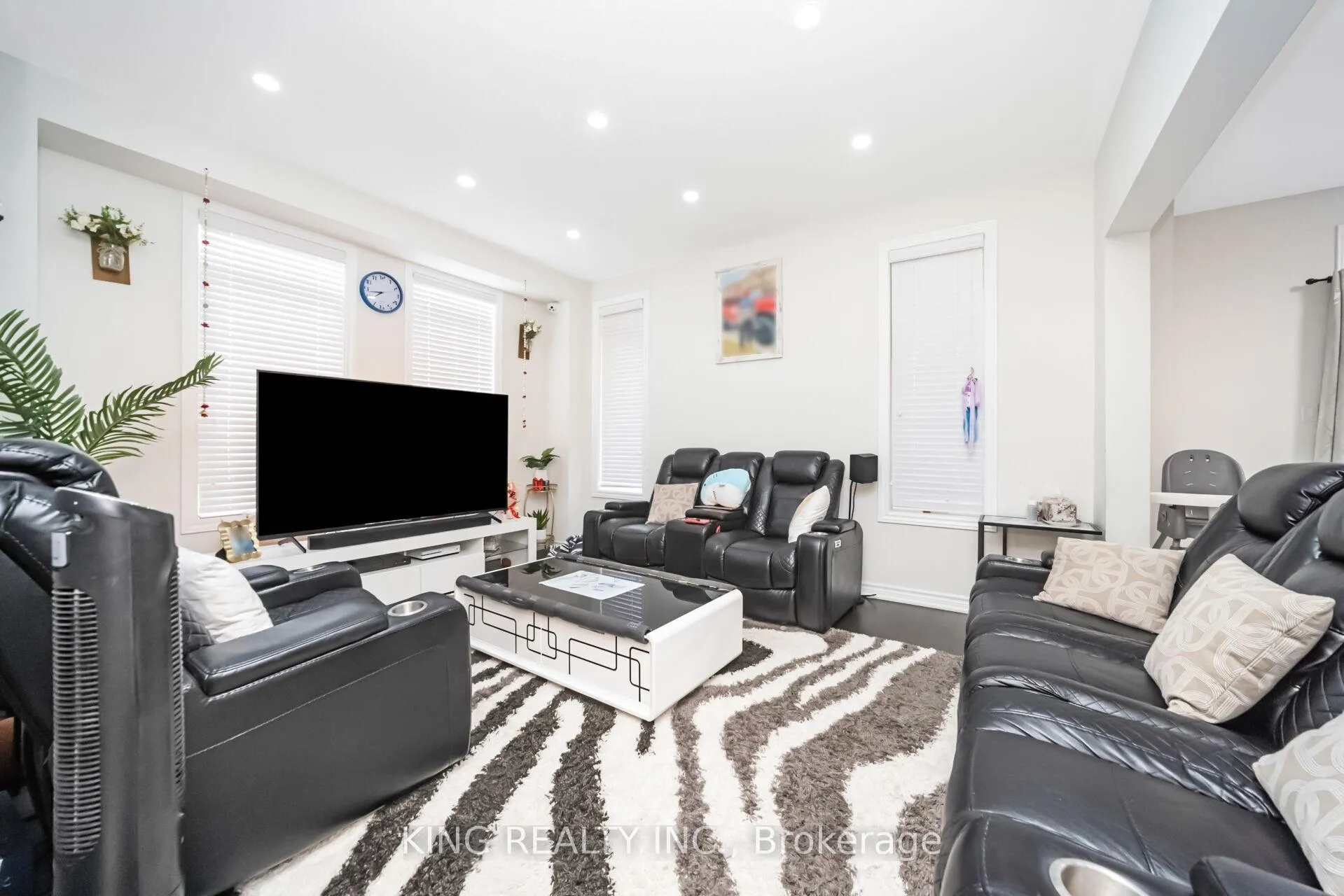 Photo 7 of 5 Loomis Road, Brampton, Northwest Brampton — HOMEH