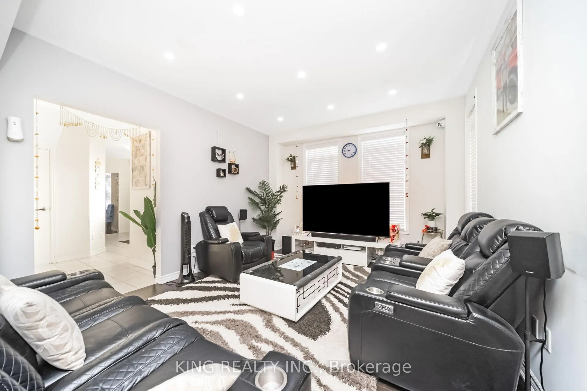 Photo 9 of 5 Loomis Road, Brampton, Northwest Brampton — HOMEH