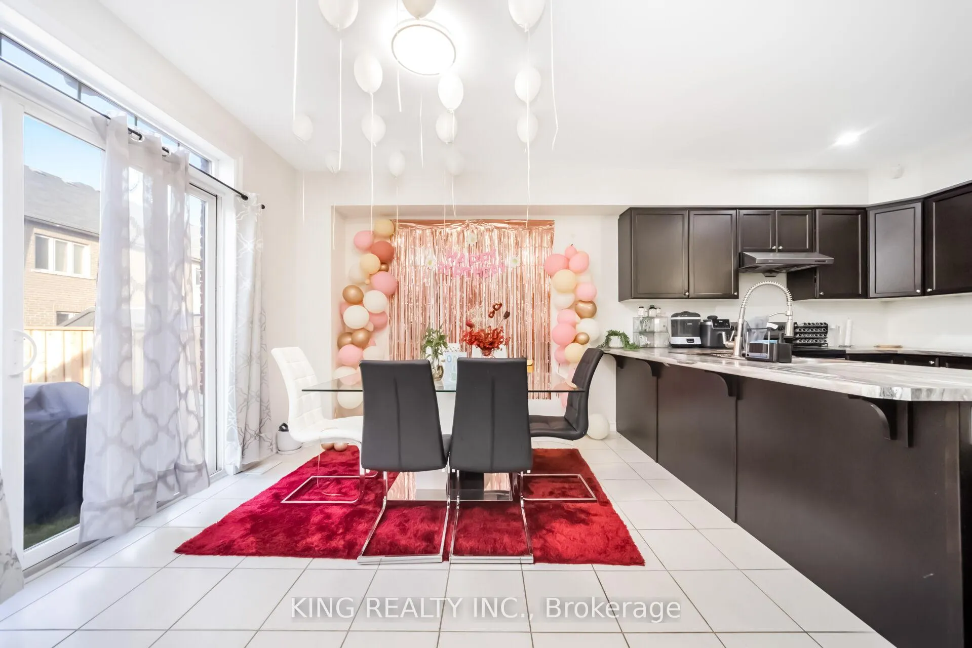 Photo 11 of 5 Loomis Road, Brampton, Northwest Brampton — HOMEH
