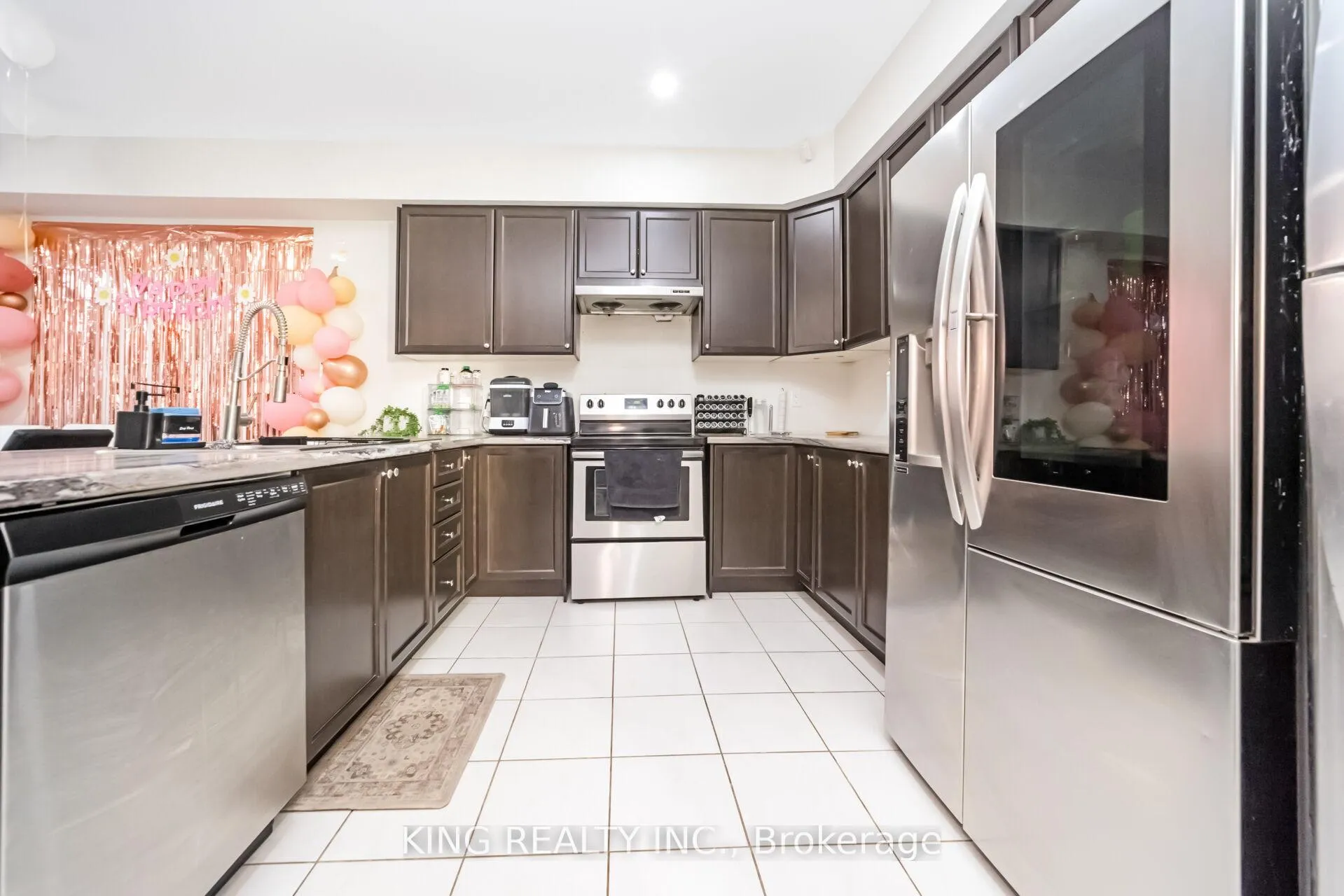 Photo 15 of 5 Loomis Road, Brampton, Northwest Brampton — HOMEH
