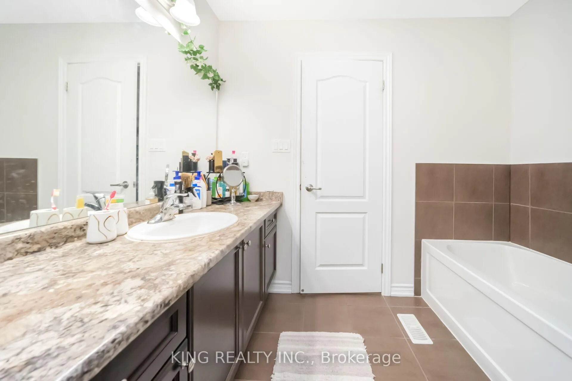 Photo 31 of 5 Loomis Road, Brampton, Northwest Brampton — HOMEH