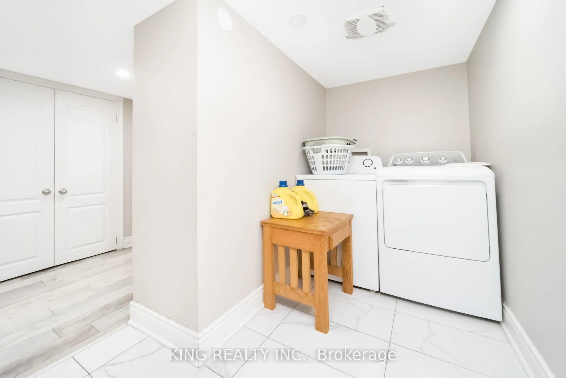 Photo 41 of 5 Loomis Road, Brampton, Northwest Brampton — HOMEH