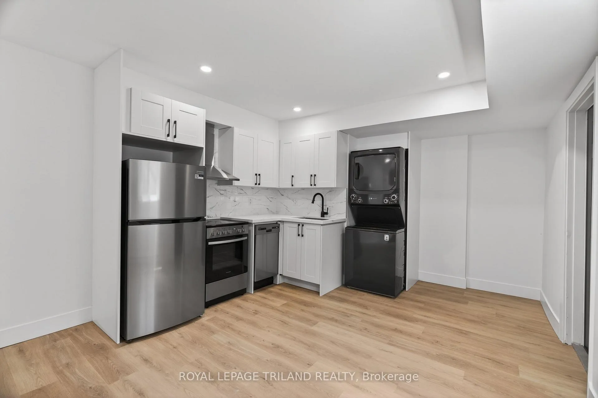 Photo 1 of Unit 7, 1015 Eagle Drive, London, South J — HOMEH