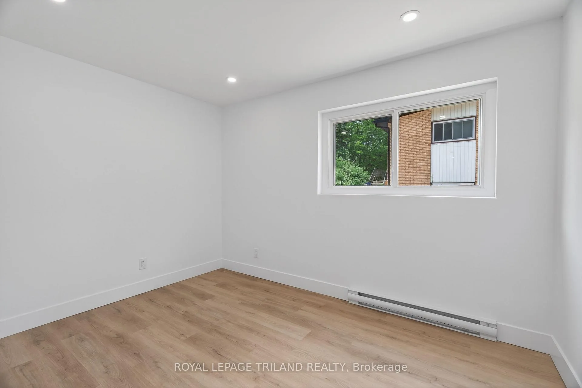 Photo 7 of Unit 7, 1015 Eagle Drive, London, South J — HOMEH