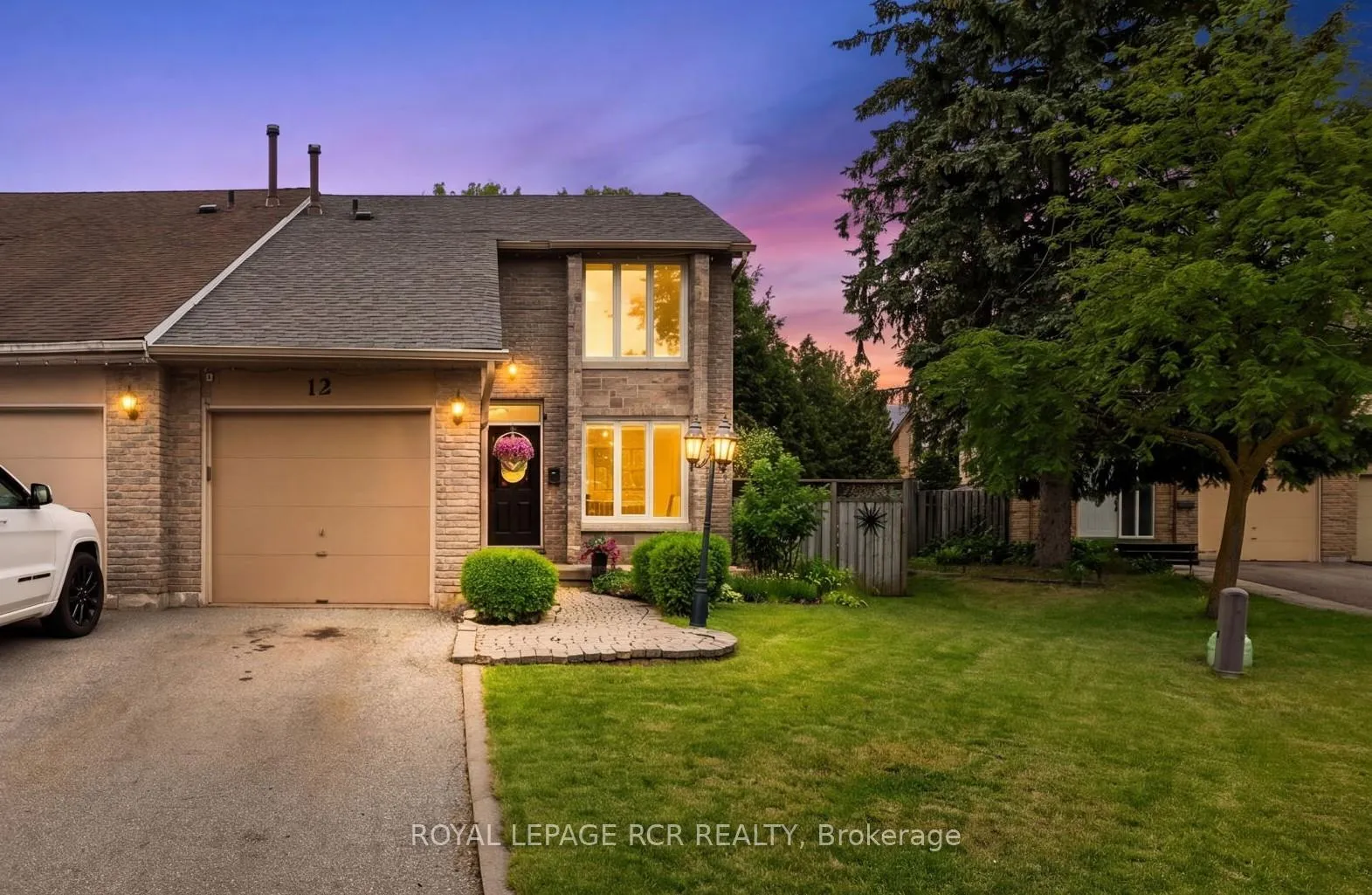 Front of 12 Macassa Court