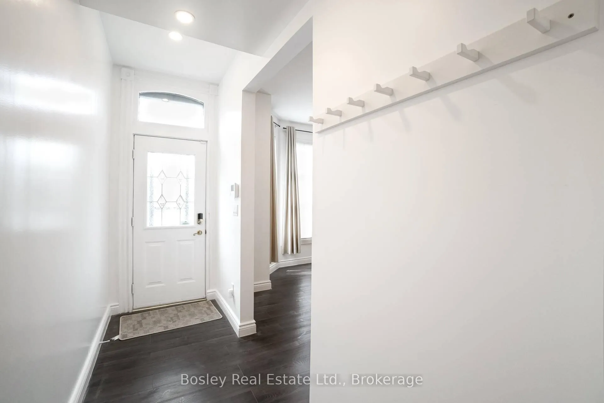 Photo 3 of 124 West Avenue N, Hamilton, Landsdale — HOMEH