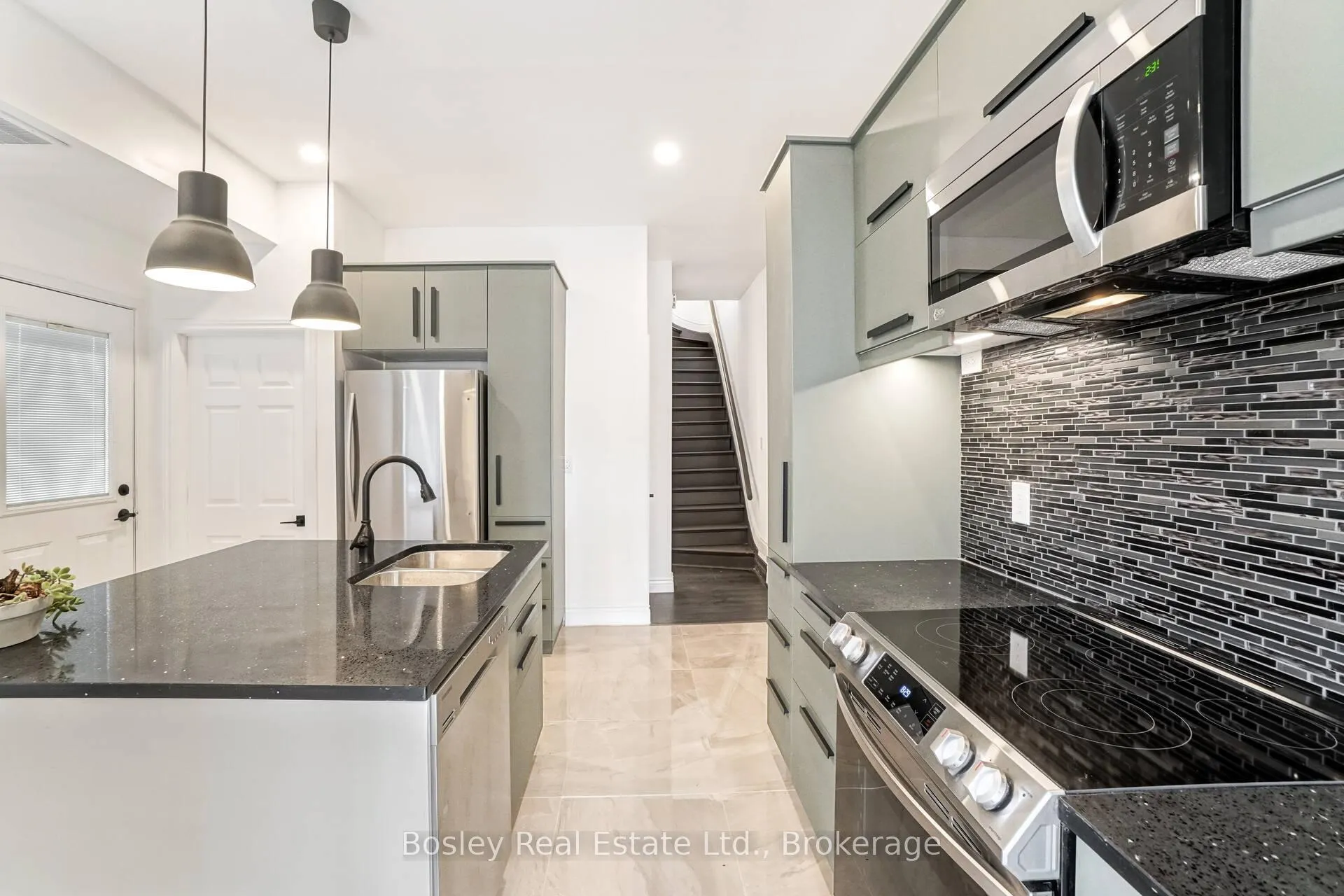 Photo 11 of 124 West Avenue N, Hamilton, Landsdale — HOMEH