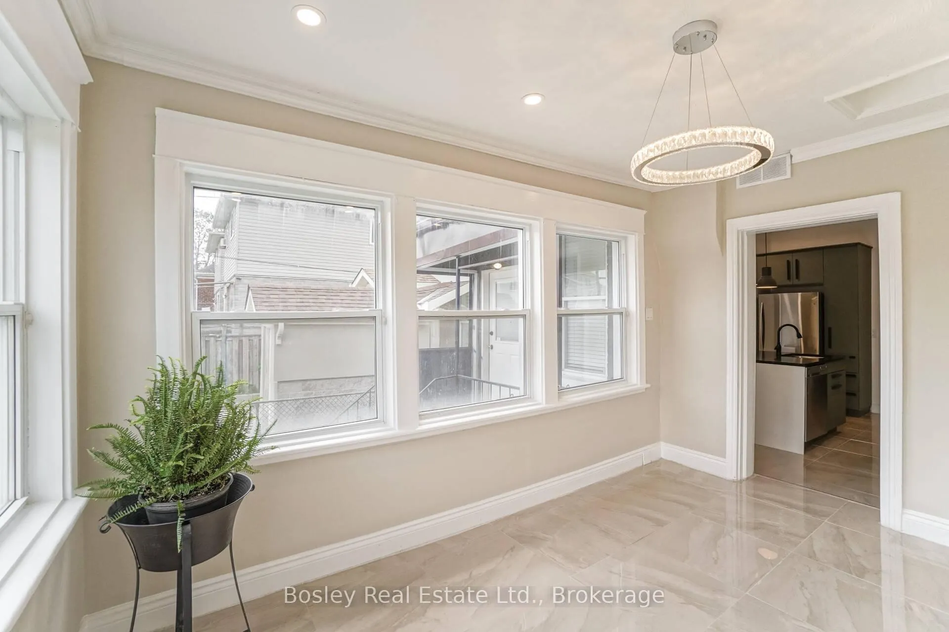 Photo 12 of 124 West Avenue N, Hamilton, Landsdale — HOMEH