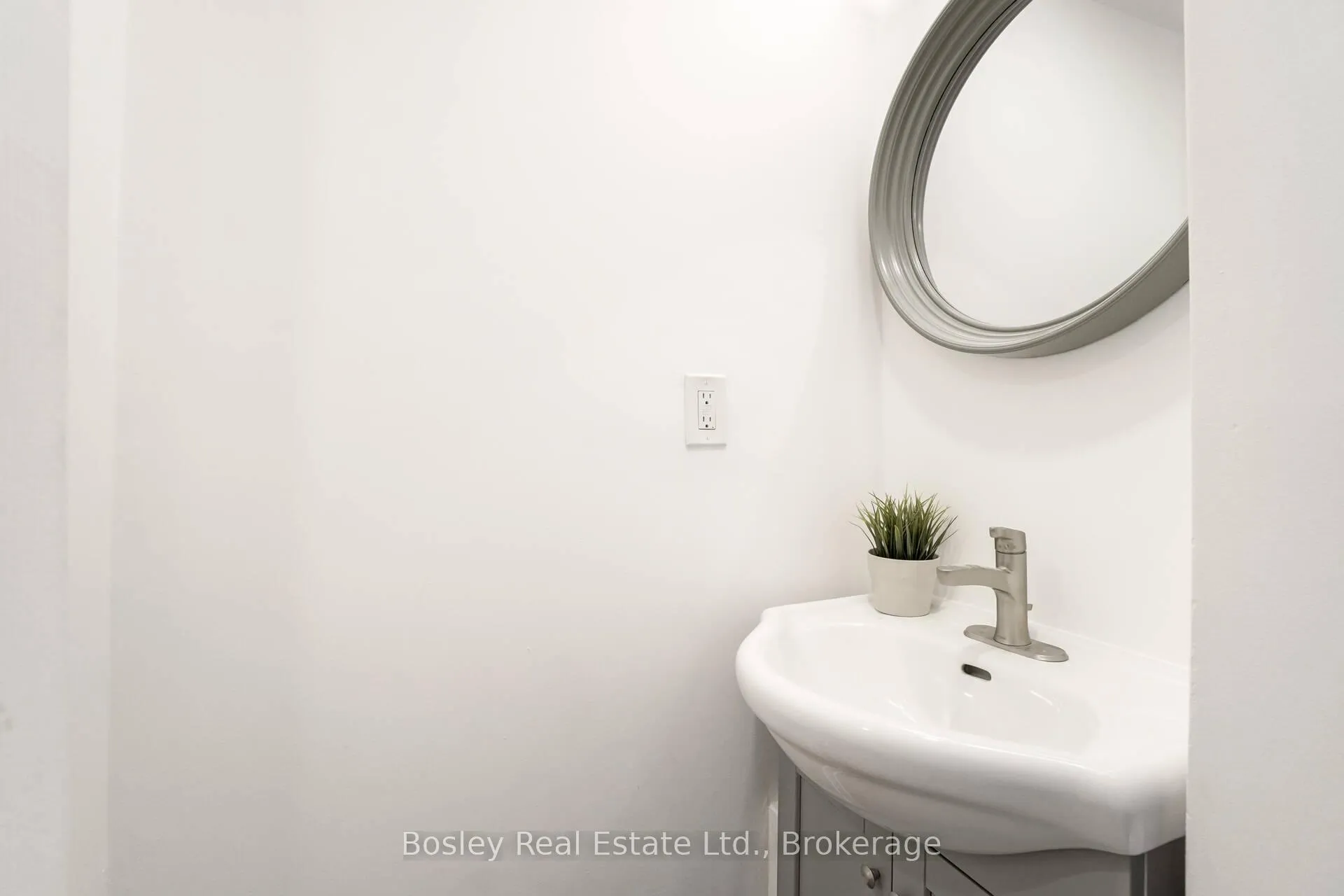 Photo 16 of 124 West Avenue N, Hamilton, Landsdale — HOMEH