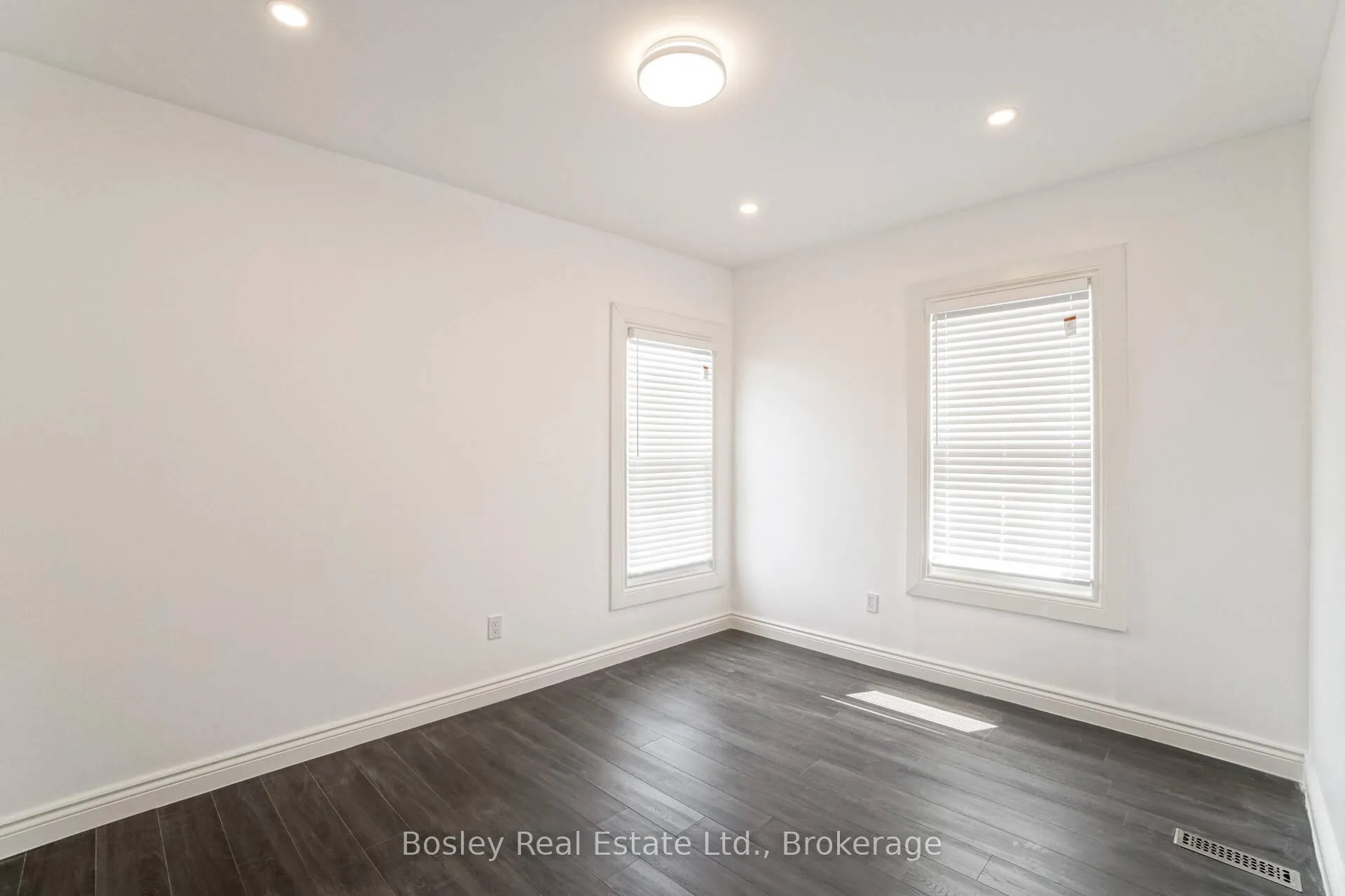 Photo 19 of 124 West Avenue N, Hamilton, Landsdale — HOMEH