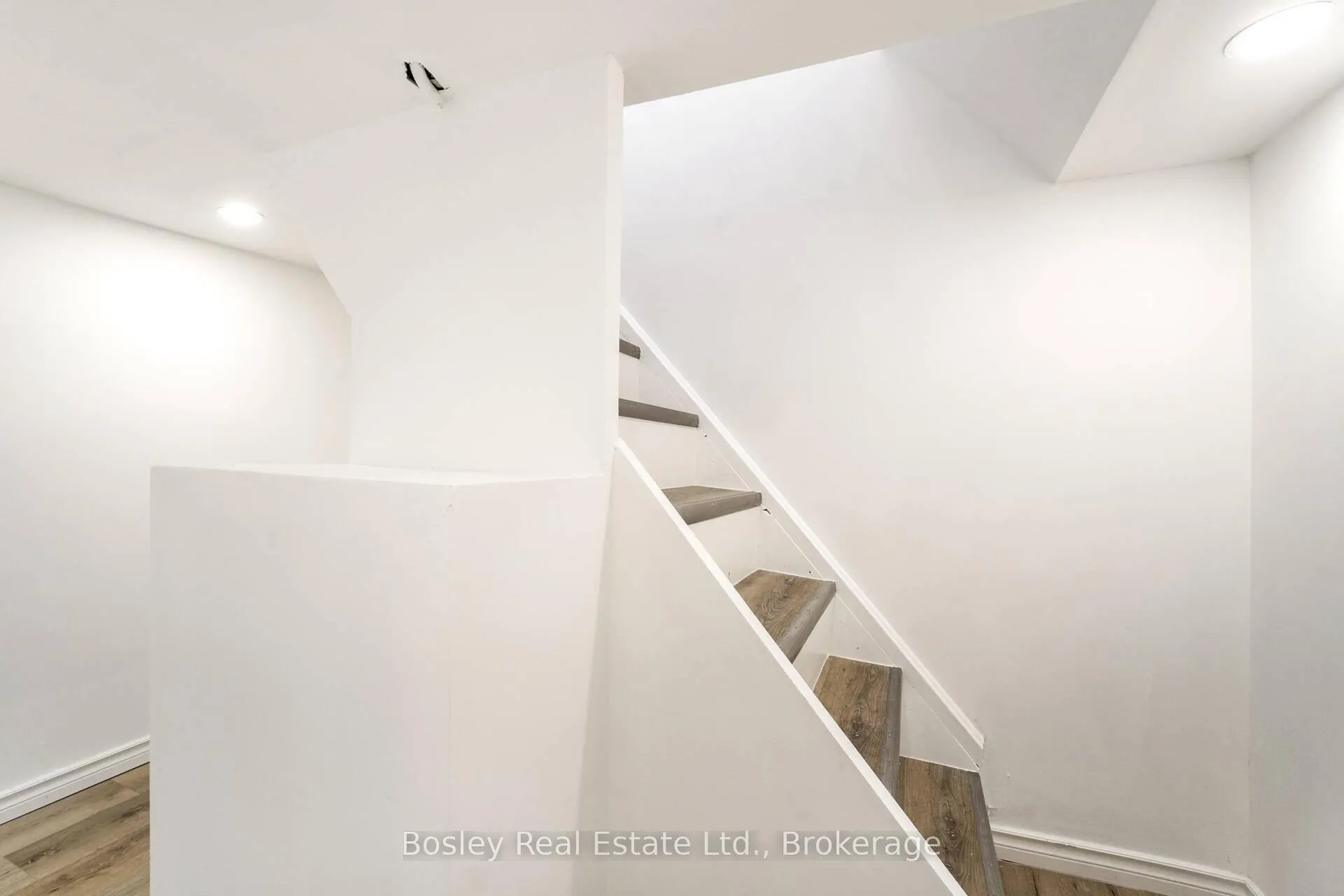 Photo 27 of 124 West Avenue N, Hamilton, Landsdale — HOMEH