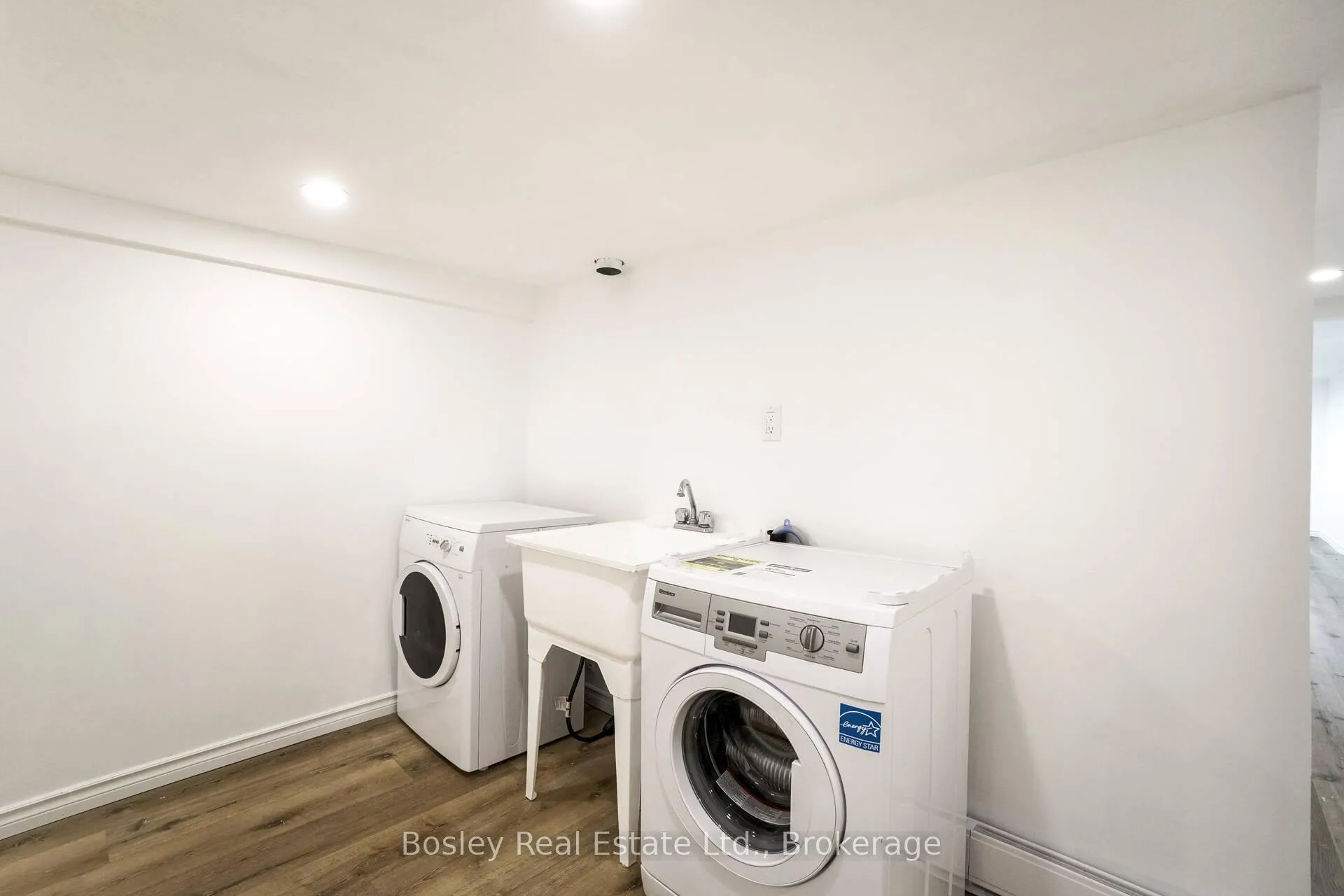 Photo 32 of 124 West Avenue N, Hamilton, Landsdale — HOMEH