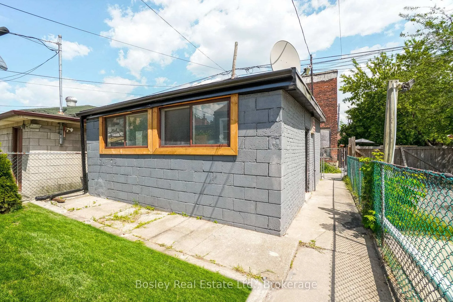 Photo 36 of 124 West Avenue N, Hamilton, Landsdale — HOMEH