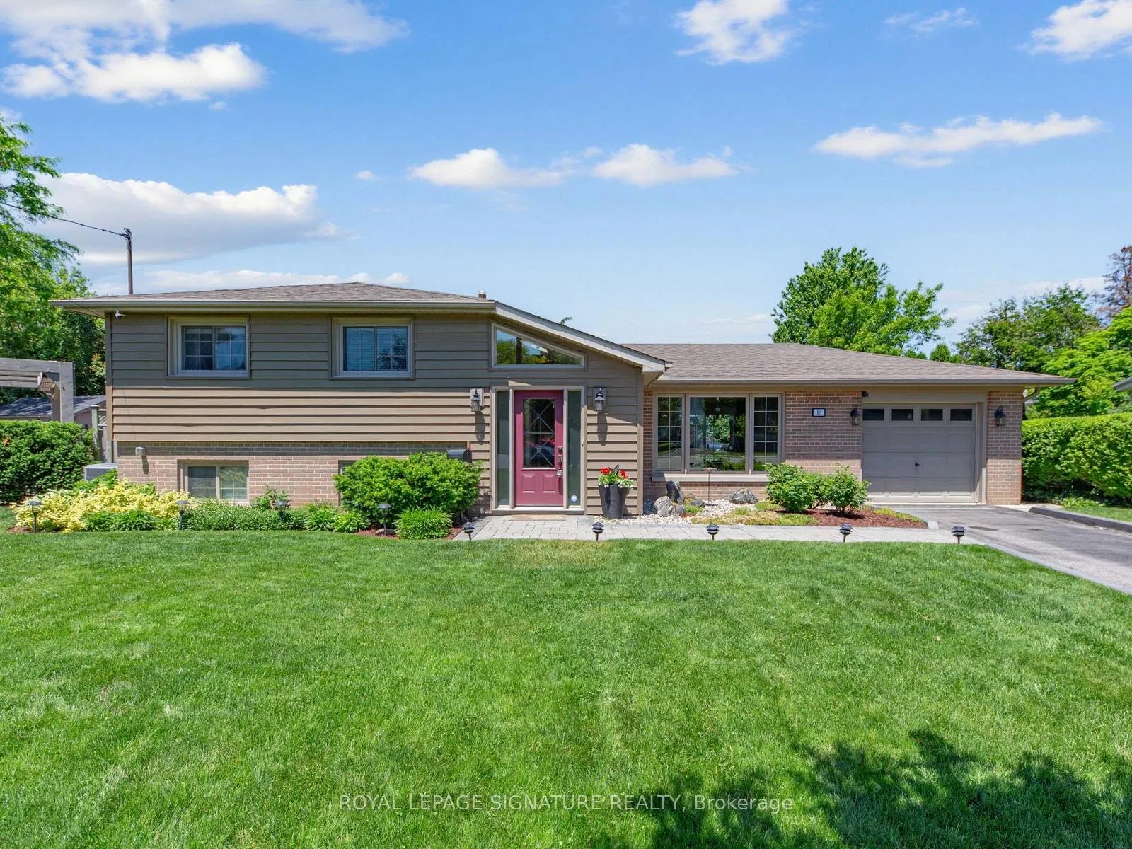Front of 18 Willowood Court