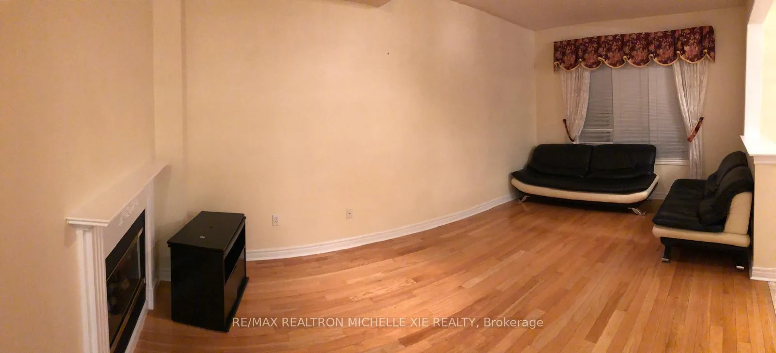 Photo 5 of 28 Bartlett Road, Markham, Cachet — HOMEH