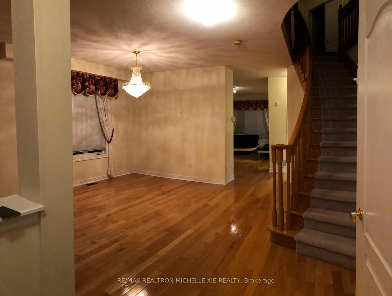 Photo 6 of 28 Bartlett Road, Markham, Cachet — HOMEH