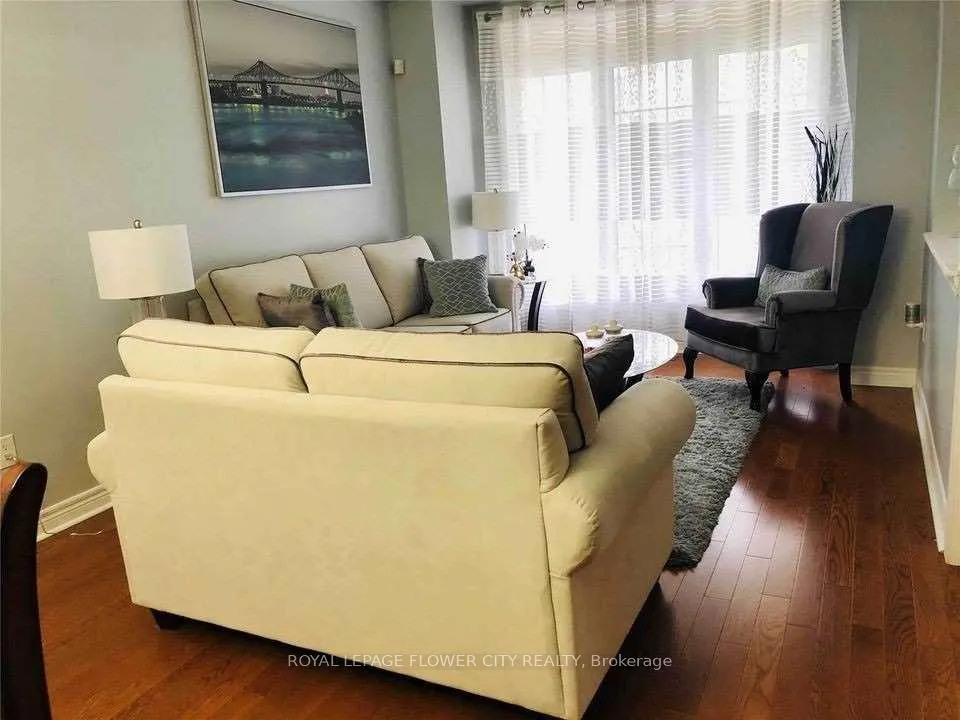 Photo 3 of 61 Powell Drive, Brampton, Sandringham-Wellington — HOMEH