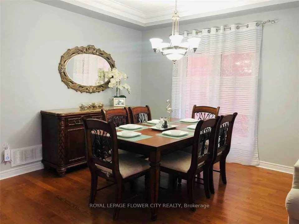 Photo 4 of 61 Powell Drive, Brampton, Sandringham-Wellington — HOMEH