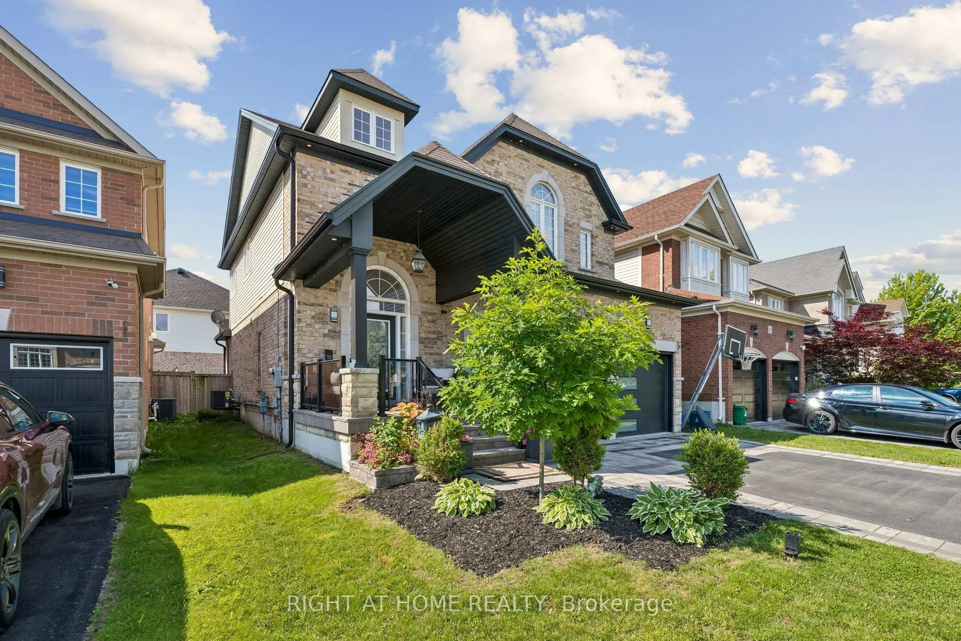 Photo 3 of 99 Hockley Avenue, Clarington, Bowmanville — HOMEH