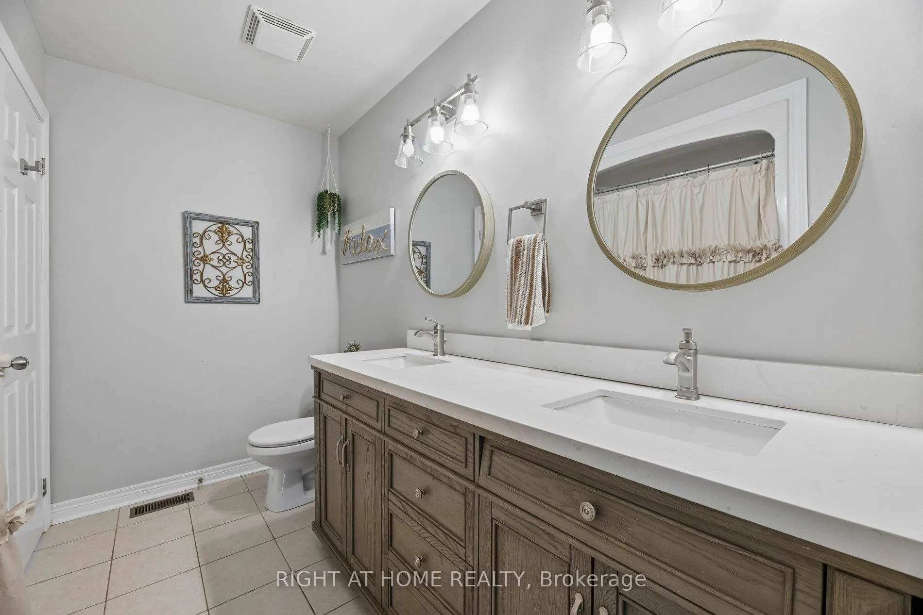 Photo 28 of 99 Hockley Avenue, Clarington, Bowmanville — HOMEH