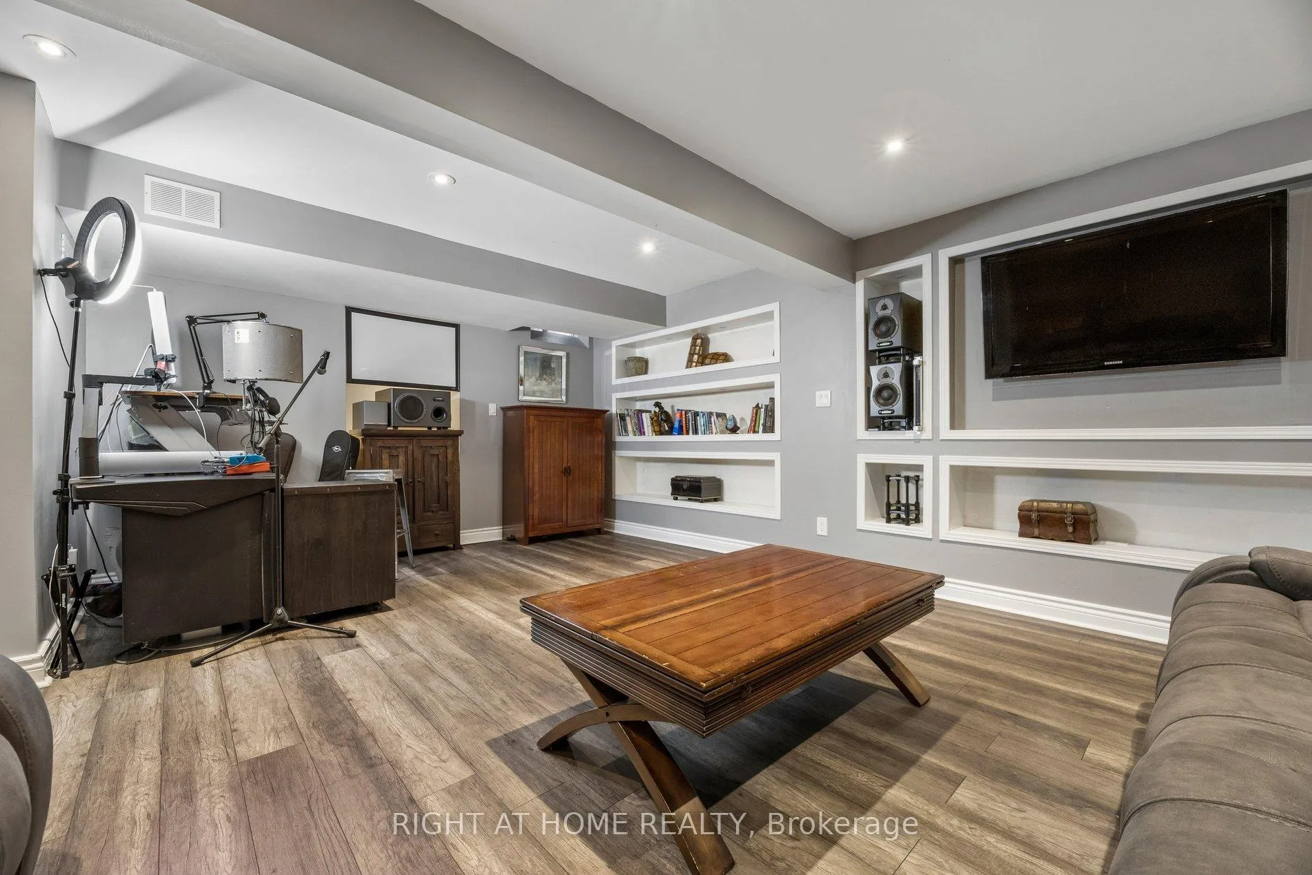 Photo 37 of 99 Hockley Avenue, Clarington, Bowmanville — HOMEH