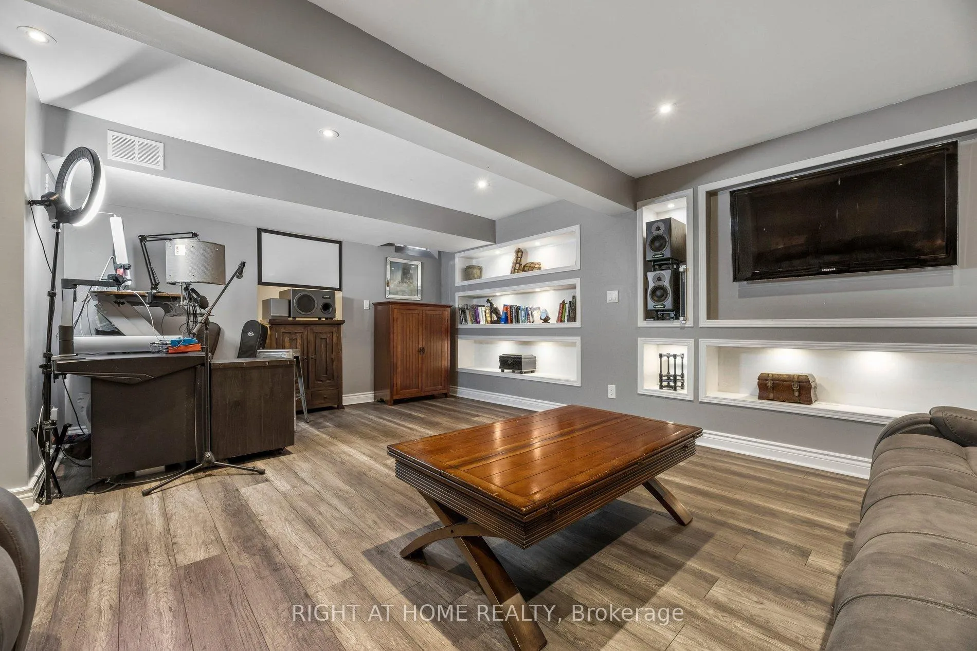 Photo 38 of 99 Hockley Avenue, Clarington, Bowmanville — HOMEH