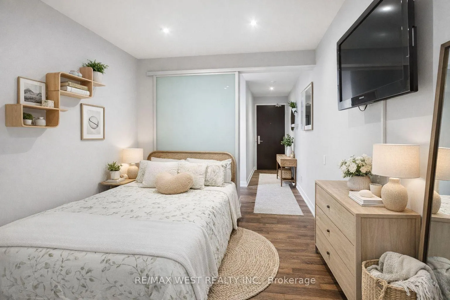 Photo 5 of Unit 310, 650 King Street W, Toronto, Waterfront Communities — HOMEH