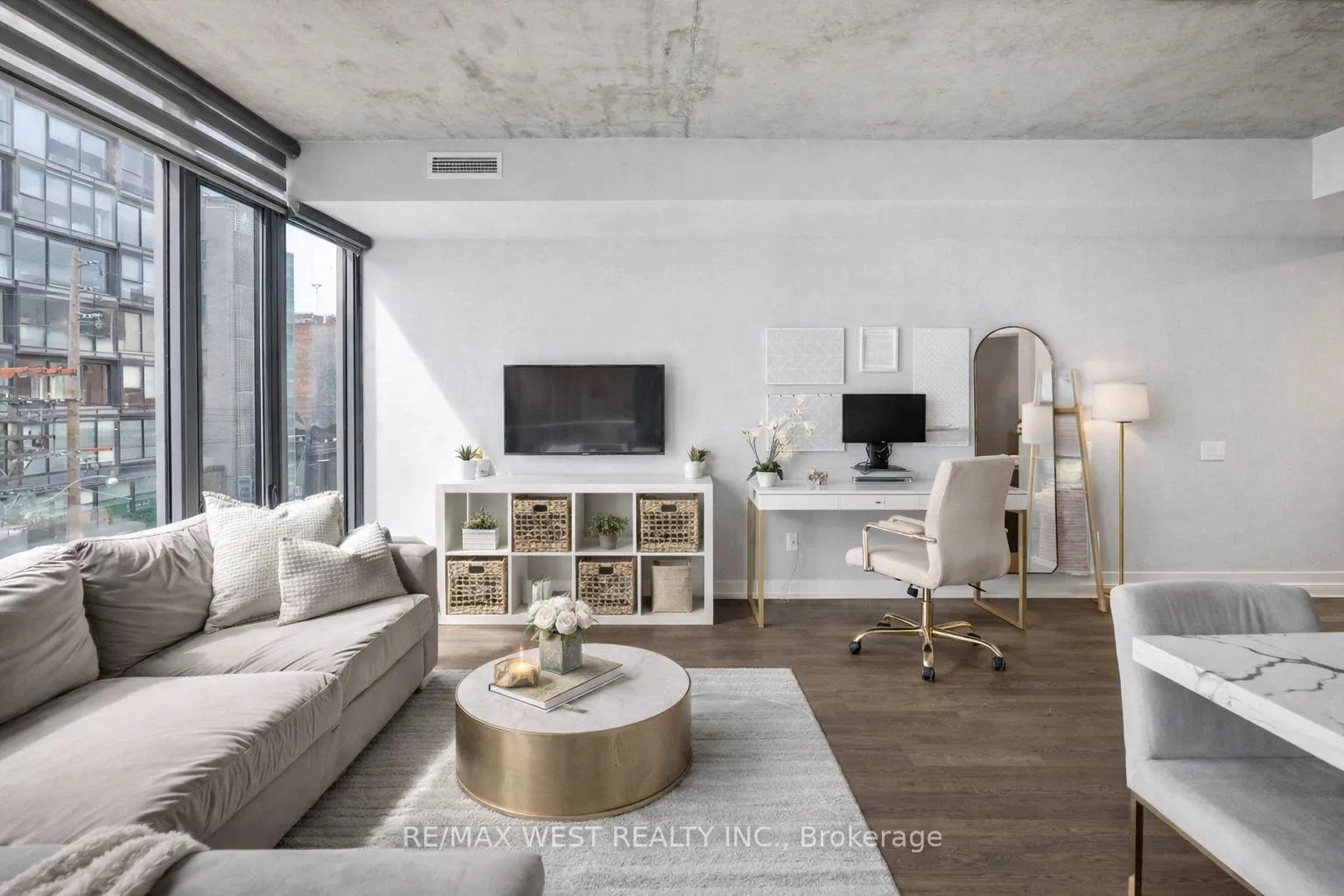 Photo 8 of Unit 310, 650 King Street W, Toronto, Waterfront Communities — HOMEH