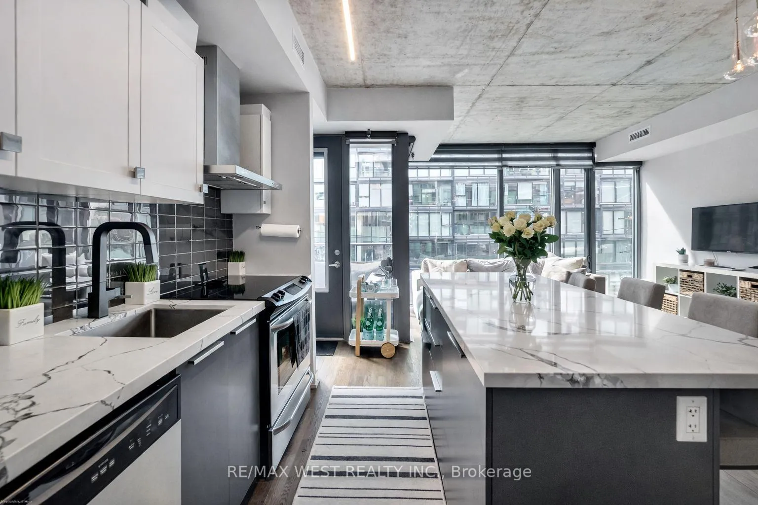 Photo 12 of Unit 310, 650 King Street W, Toronto, Waterfront Communities — HOMEH