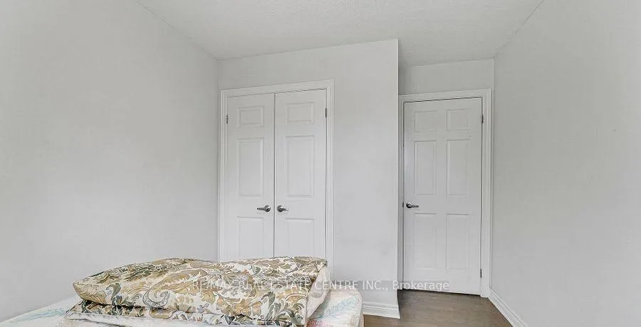 Photo 17 of 1011 Pearson Drive, Oakville, College Park — HOMEH