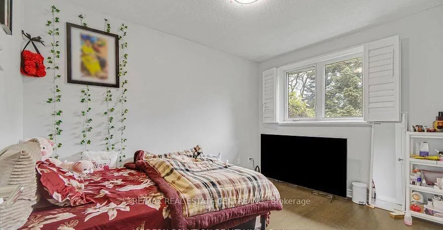 Photo 23 of 1011 Pearson Drive, Oakville, College Park — HOMEH